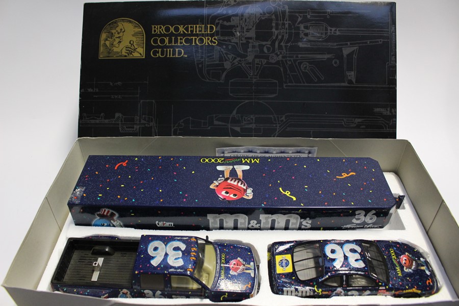 Brookfield collectors guild M&M's racing team, 1:24th scale Pontiac crew cab and trailer, with