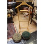 A modern oak veneered gentleman's valet stand; a couple of stools (3)