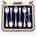 A set of six Sheffield silver tea spoons, in their original case, retailed by Street and Compy