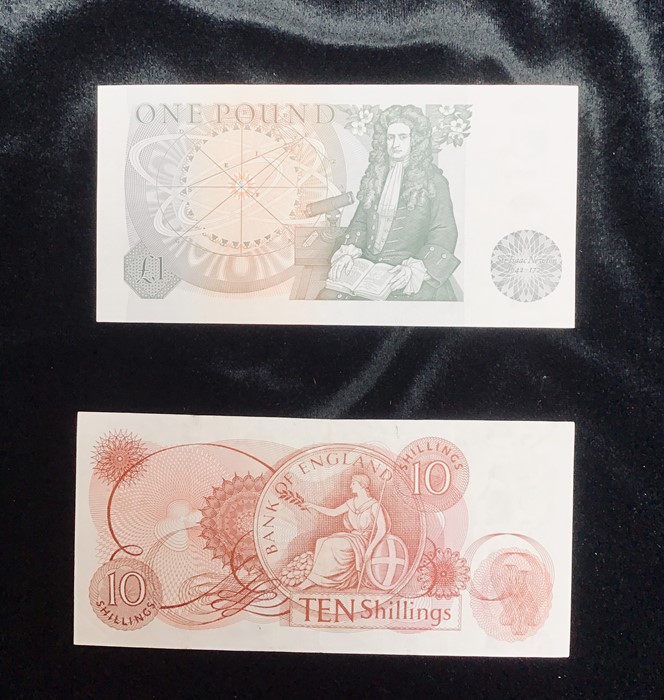 Bank of England £1 Banknote J.B Page Sir Isaac Newton Prefix 24H 200000. B339. And a Ten Shilling - Image 2 of 2