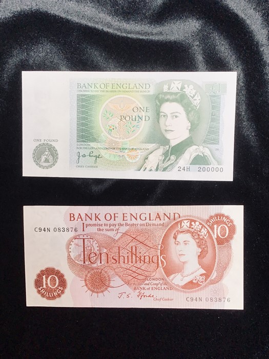 Bank of England £1 Banknote J.B Page Sir Isaac Newton Prefix 24H 200000. B339. And a Ten Shilling