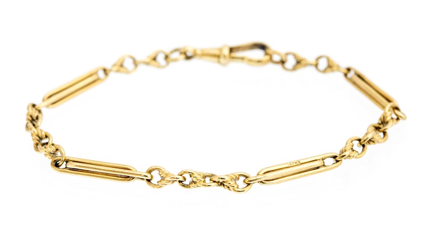 A 9ct gold fancy link fetter chain bracelet, length approx. 210mm, swivel clasp, total gross