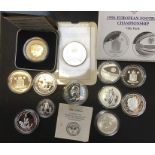 Silver proof Crowns and sets, some in Original Case with Certificate others in coin capsules. (18)