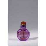 SNUFF BOTTLEbeijing glass,China, 19th century, Qing Dynasty,Size: 5,5 cmOctagonal snuff bottle