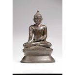 SITTING BUDDHA WITH SERENE SMILEbronze,Birma, 11-12th century,Size: 24 cmA rare and beautiful 11th-