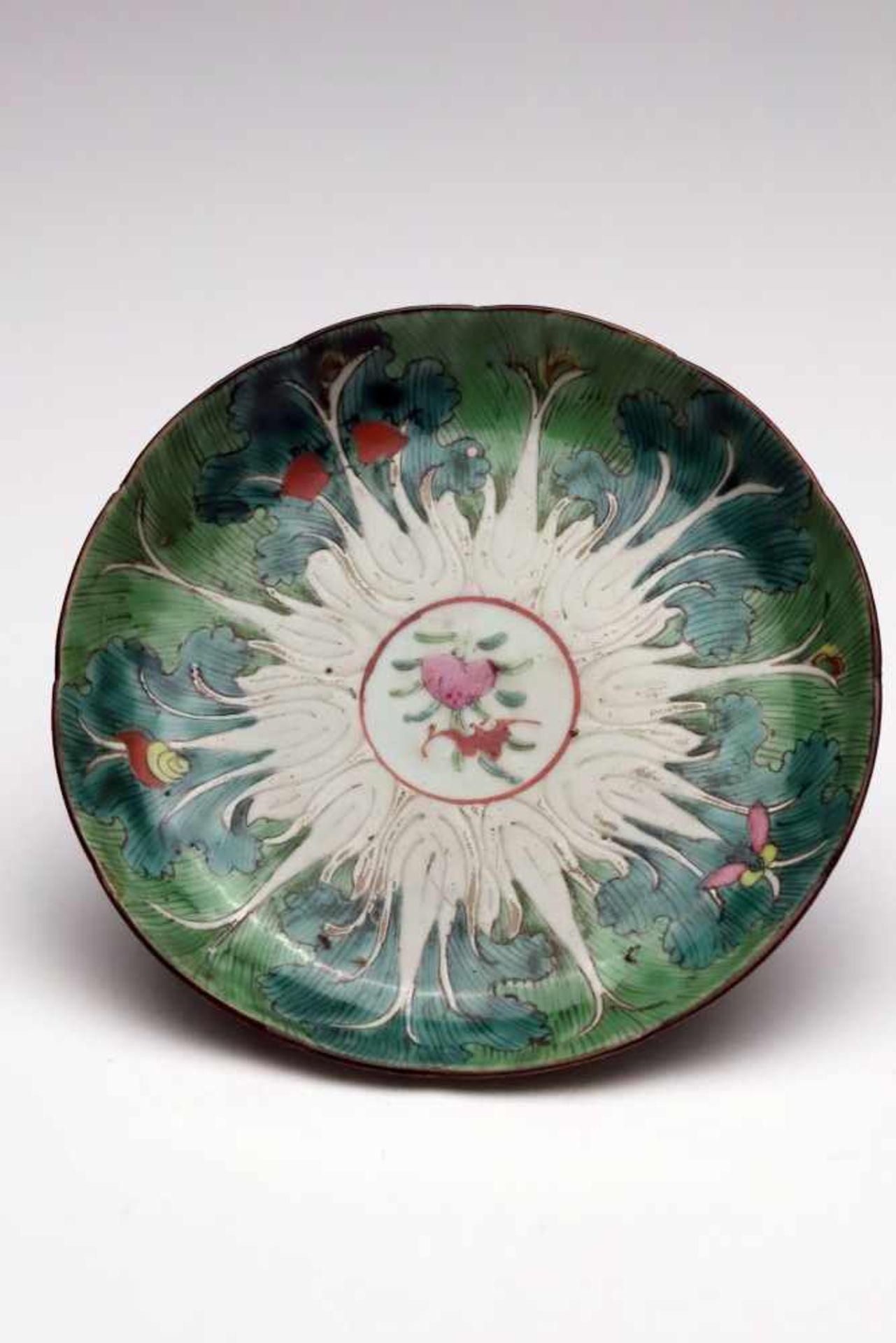 PLATEporcelain China, 19th century,Size: 3 cm x 14 cmThe center is decorated with a white circle and