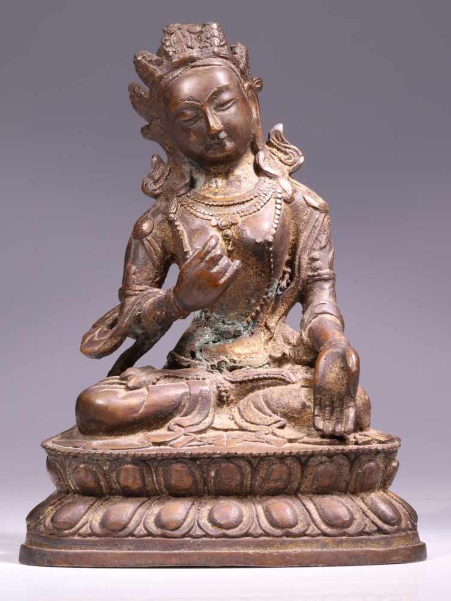 TARABronze,China, 18th centuryDimensions: Height 18 cm / Wide 12 cm / Depth 7 cmWeight: 1130