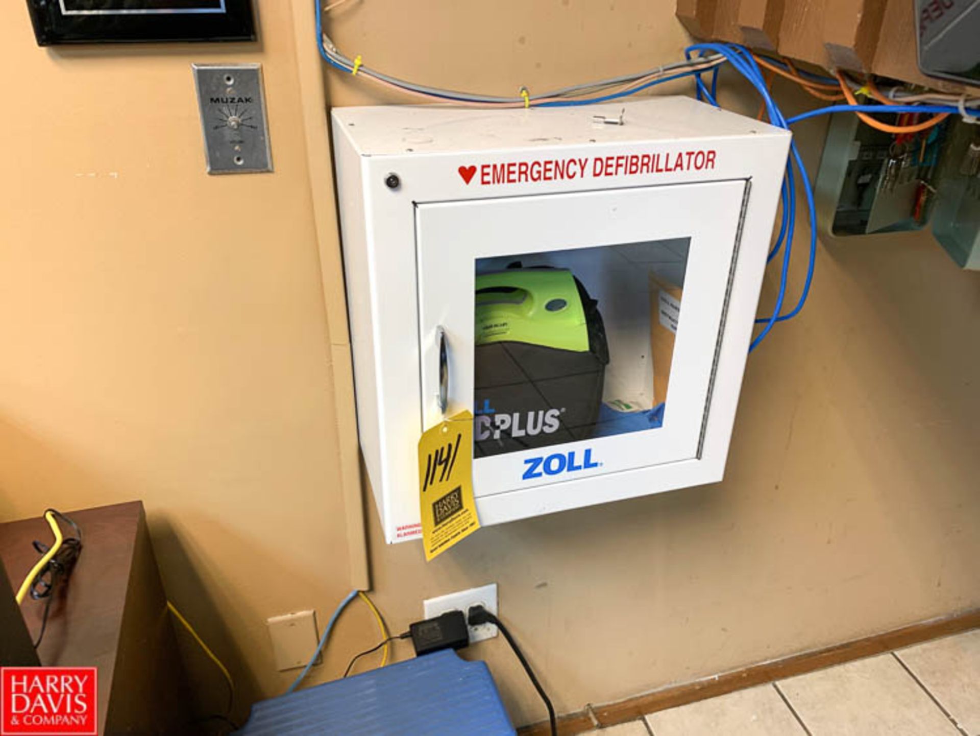 Zoll Emergency Defibrillator - Rigging Fee: $20