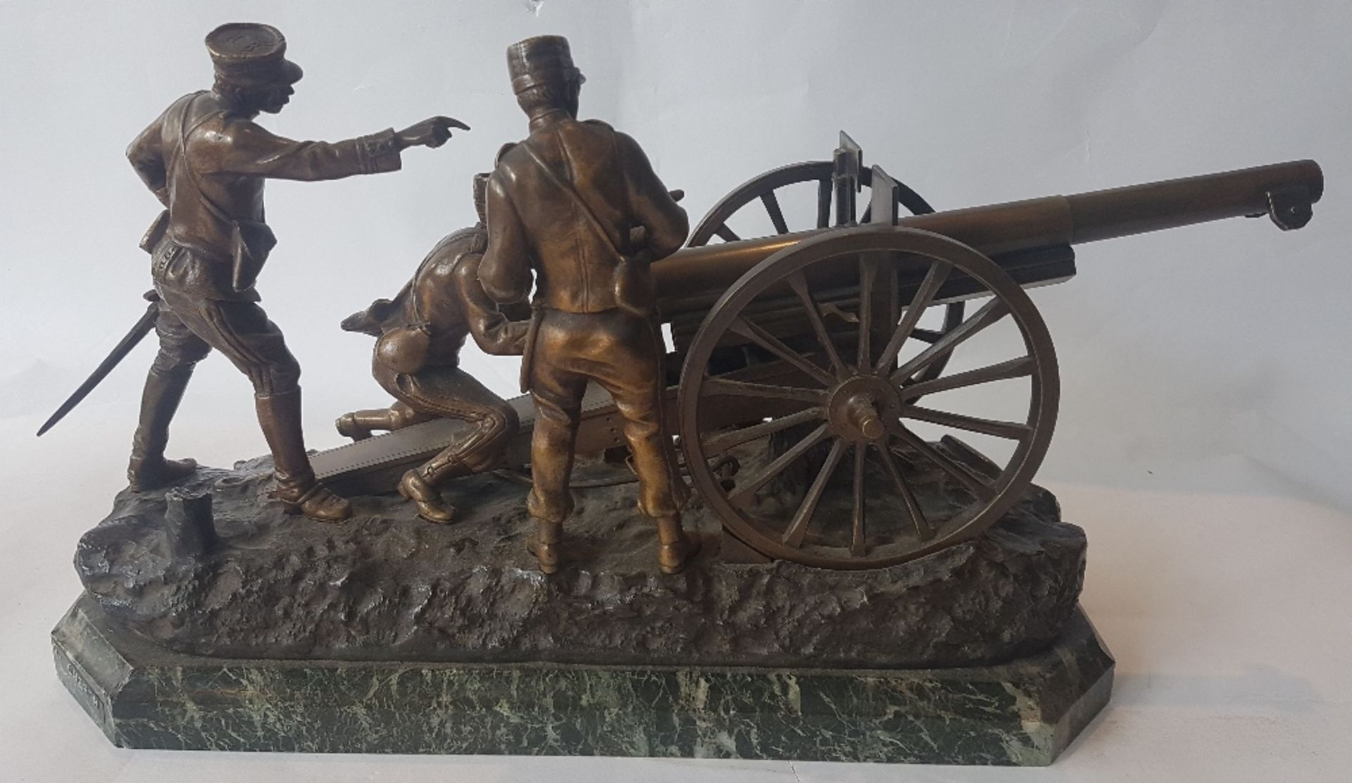 Georges Omerth (act.1895-1925) Loading the cannon; Bronze sculpture with golden-brown and dark brown - Image 3 of 5