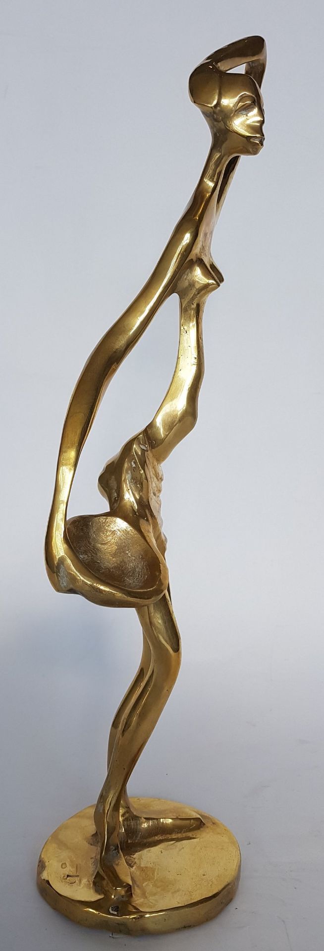 Alfred Liyolo (Born in 1943), Attributed toWoman with a basket; Gilded bronze sculpture. 42 x 15 x - Image 2 of 6