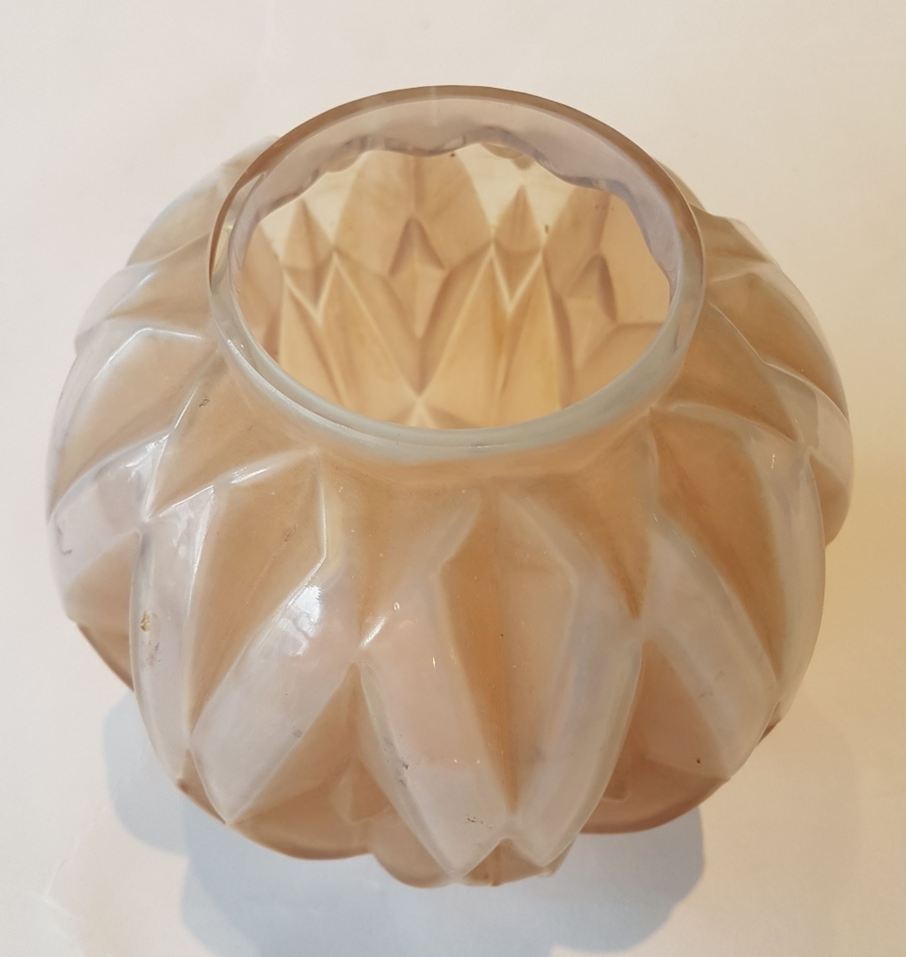 André Hunebelle (1896-1985)Prism; Moulded pressed pink satinised glass vase. Signed. H: 14.5 cm - Image 2 of 2