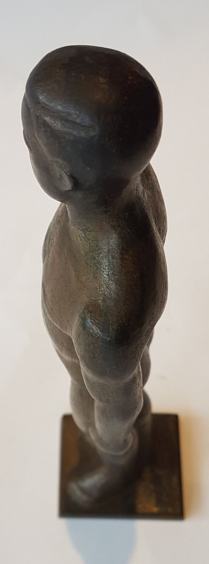 Louis van Cutsem (1909-1992) Male nude; Bronze sculpture with green-brown shaded patina. Signed on - Image 7 of 7