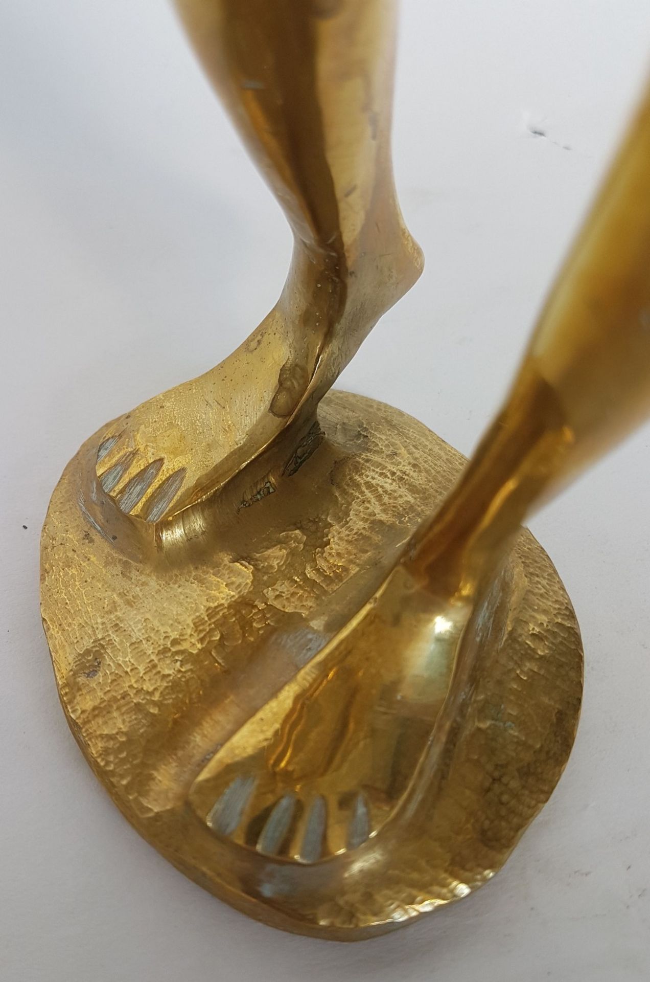 Alfred Liyolo (Born in 1943), Attributed toWoman with a jar; Gilded bronze sculpture. 43.5 x 13 x - Image 4 of 5