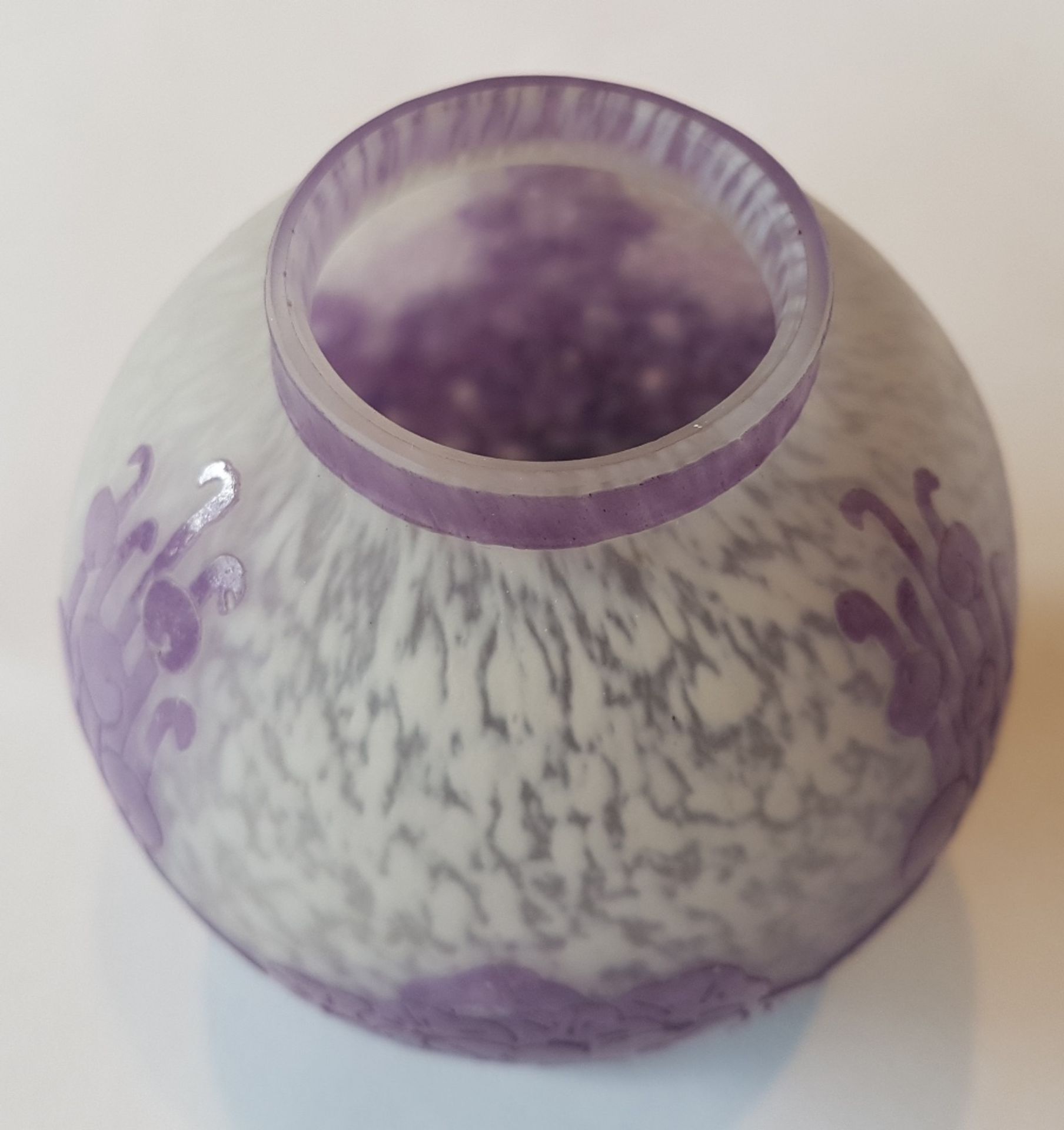 Le Verre FrancaisStylised flowers; Thick speckled white glass boule vase with violet and blue acid- - Image 2 of 2