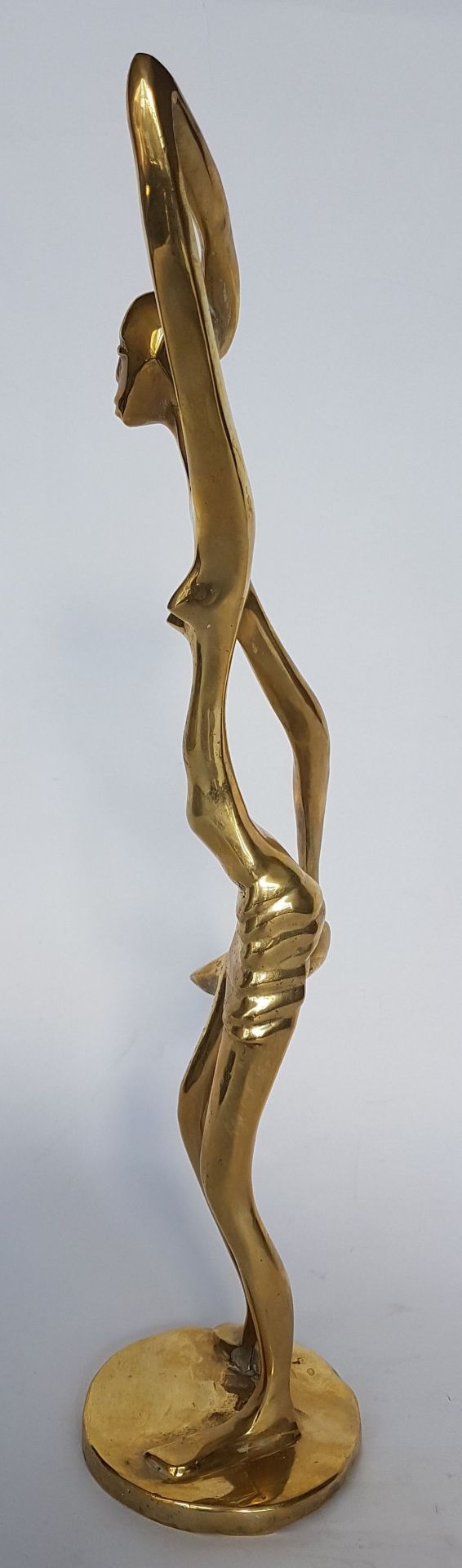 Alfred Liyolo (Born in 1943), Attributed toWoman with a basket; Gilded bronze sculpture. 42 x 15 x - Image 4 of 6