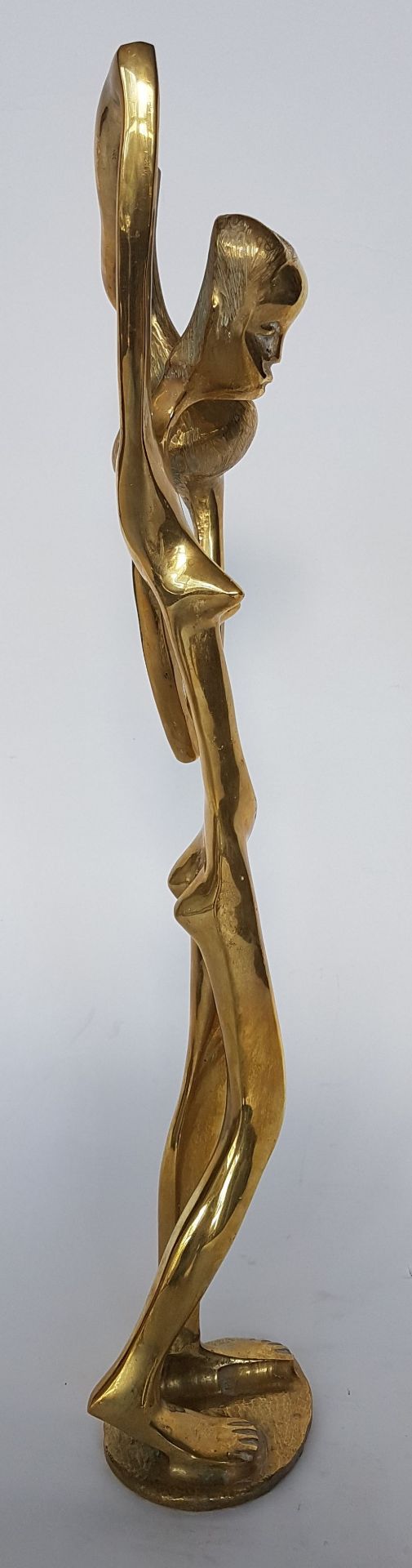 Alfred Liyolo (Born in 1943), Attributed toWoman with a jar; Gilded bronze sculpture. 43.5 x 13 x - Image 2 of 5