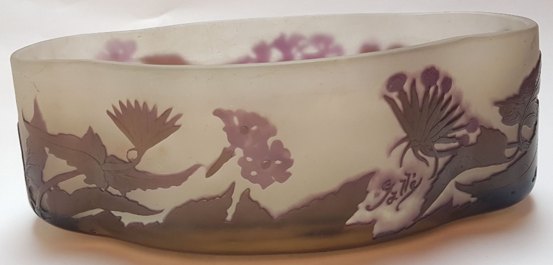 Emile Galle (1846-1904)Hydrangeas; Thick double-walled glass bowl with violet décor deeply etched in - Image 2 of 3