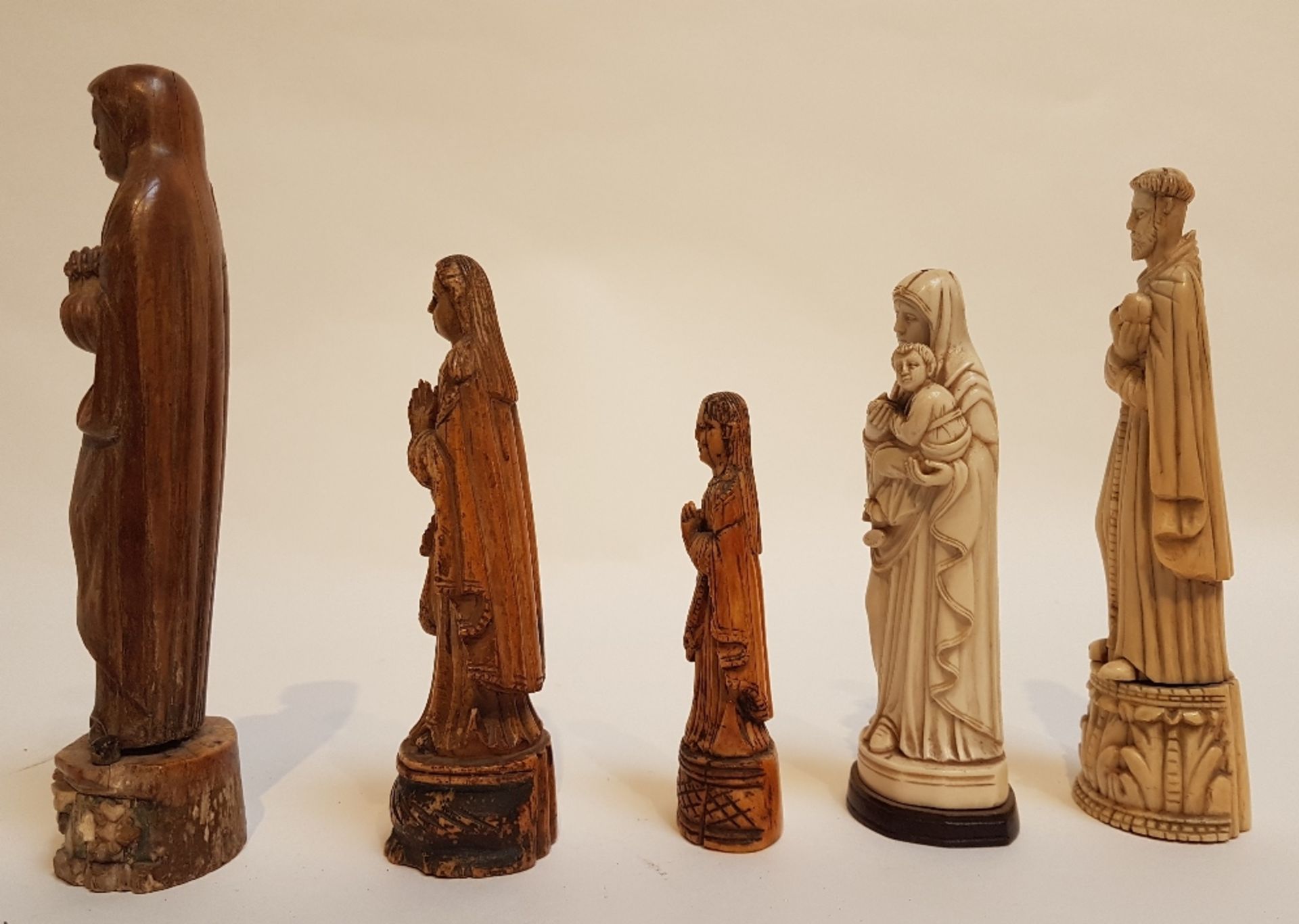 17th, 18th and 19th centuryCollection of religious subjects; Carved ivory depicting two holy - Image 5 of 6