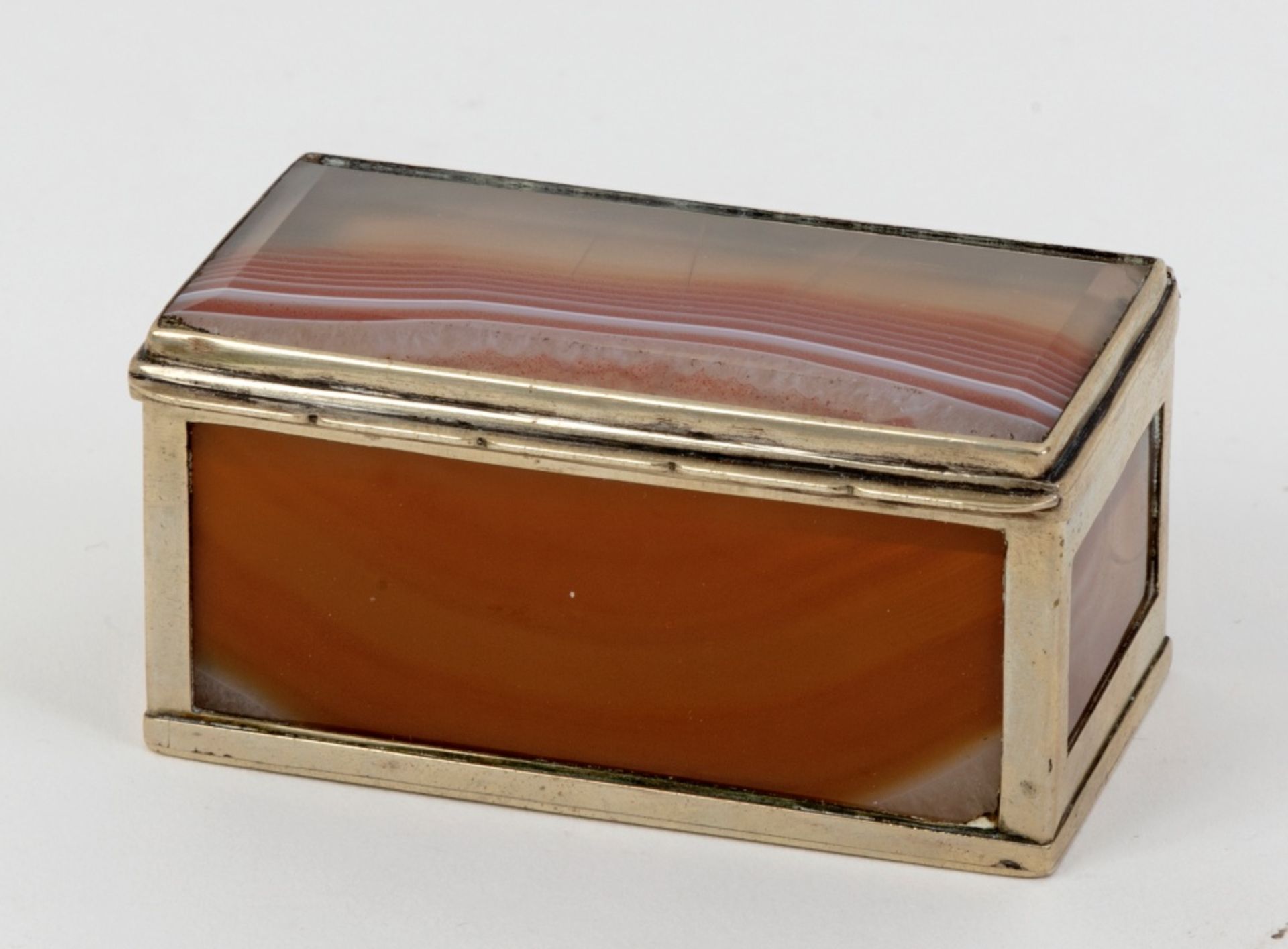 Orange banded agate box - Rectangular, assembled with silver-plated metal. Dim: 3.6 x 6.3 x 3.7 cm;