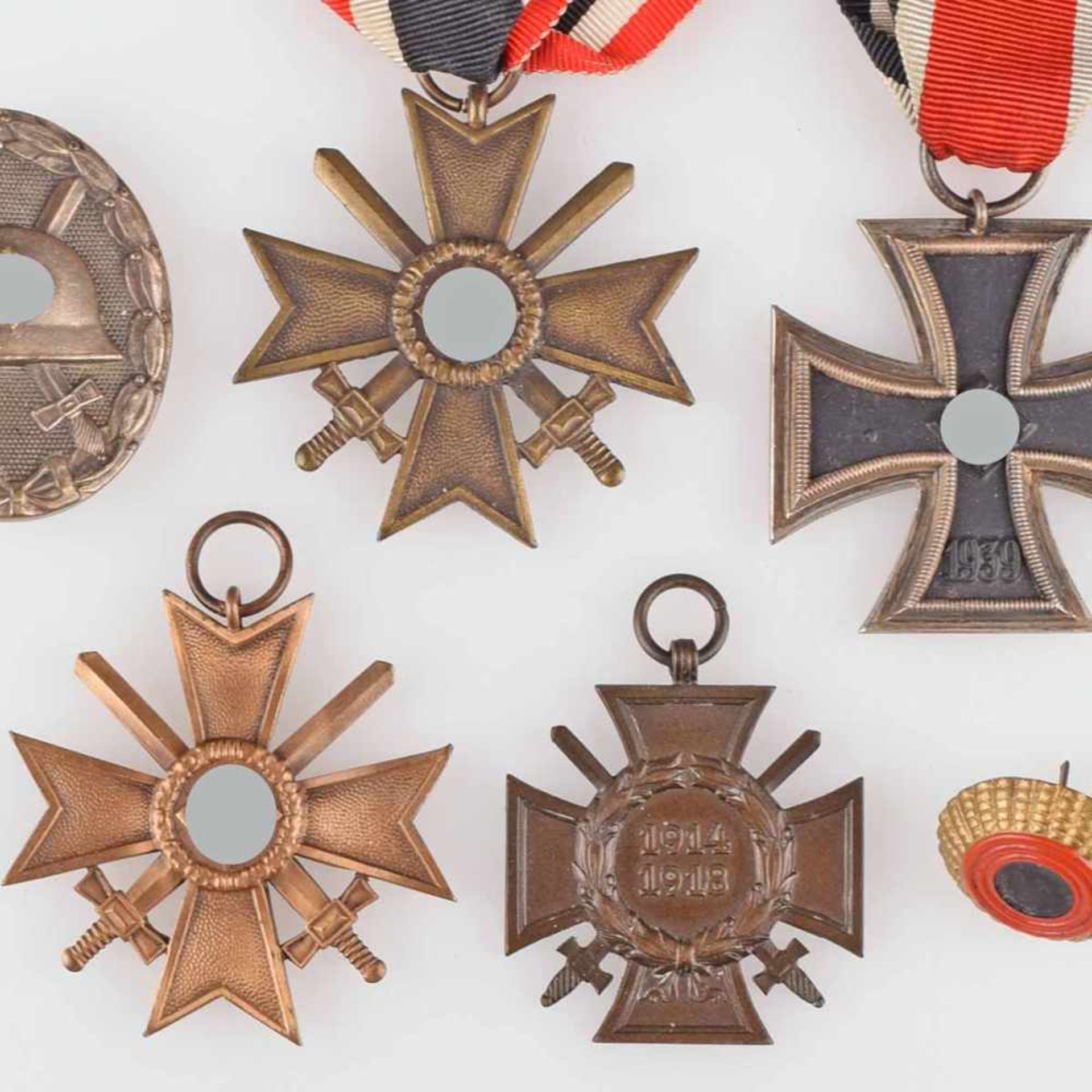 Konvolut Auszeichnungen und Uniformzubehör III. Reich insg. 6 Teile, 1 x Verwundetenabzeichen für