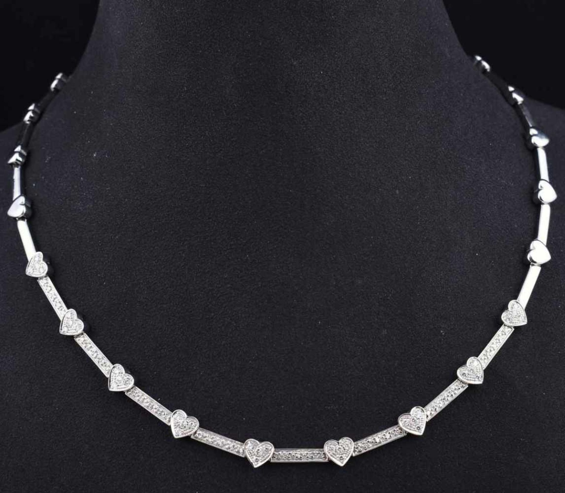 Collier WG 585, Herz- und Stabelemente im Wechsel gereiht und mit Anzahl Brillanten geschmückt, - Bild 2 aus 2