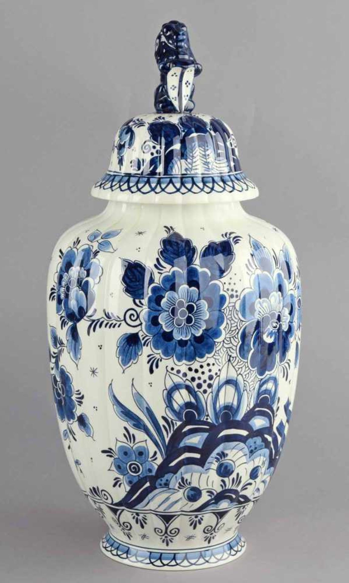 Deckelvase Delft (Pinselmarke), Modellnr. 1373-45, Fayence, cremefarben glasiert, geschulterte - Bild 3 aus 3