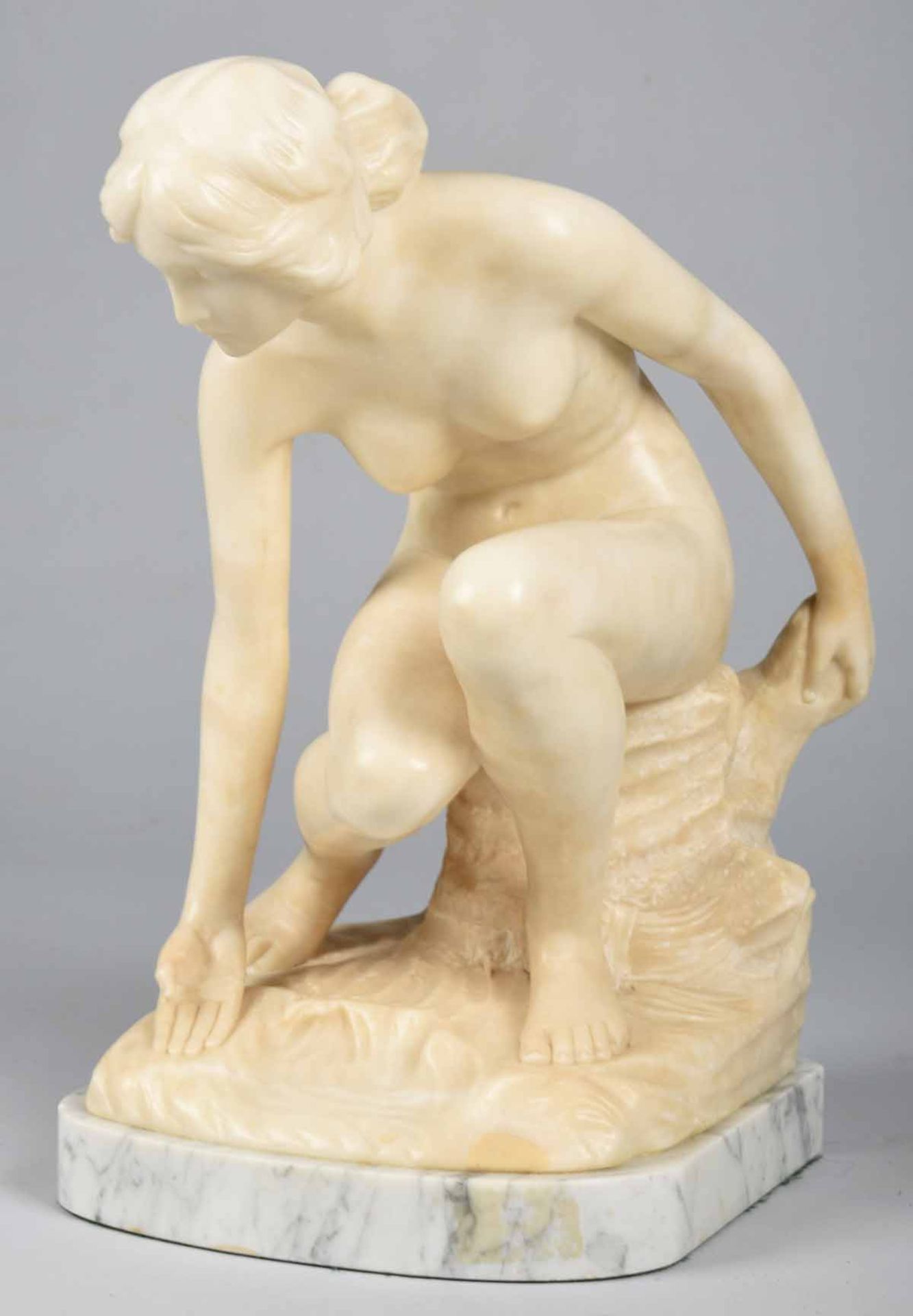 Cauer, Emil (1867 Bad Kreuznach - 1946 Gersfeld) Alabaster, "Wasserschöpferin", Aktdarstellung einer - Bild 3 aus 5