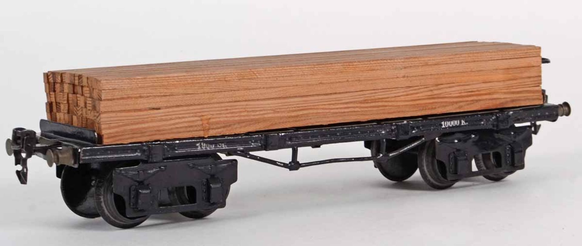 Güterwagen Hersteller: Märklin, Spur 1, Doppelachser mit Langholzladung, gute Erhaltung, L ca. 31, - Bild 2 aus 3