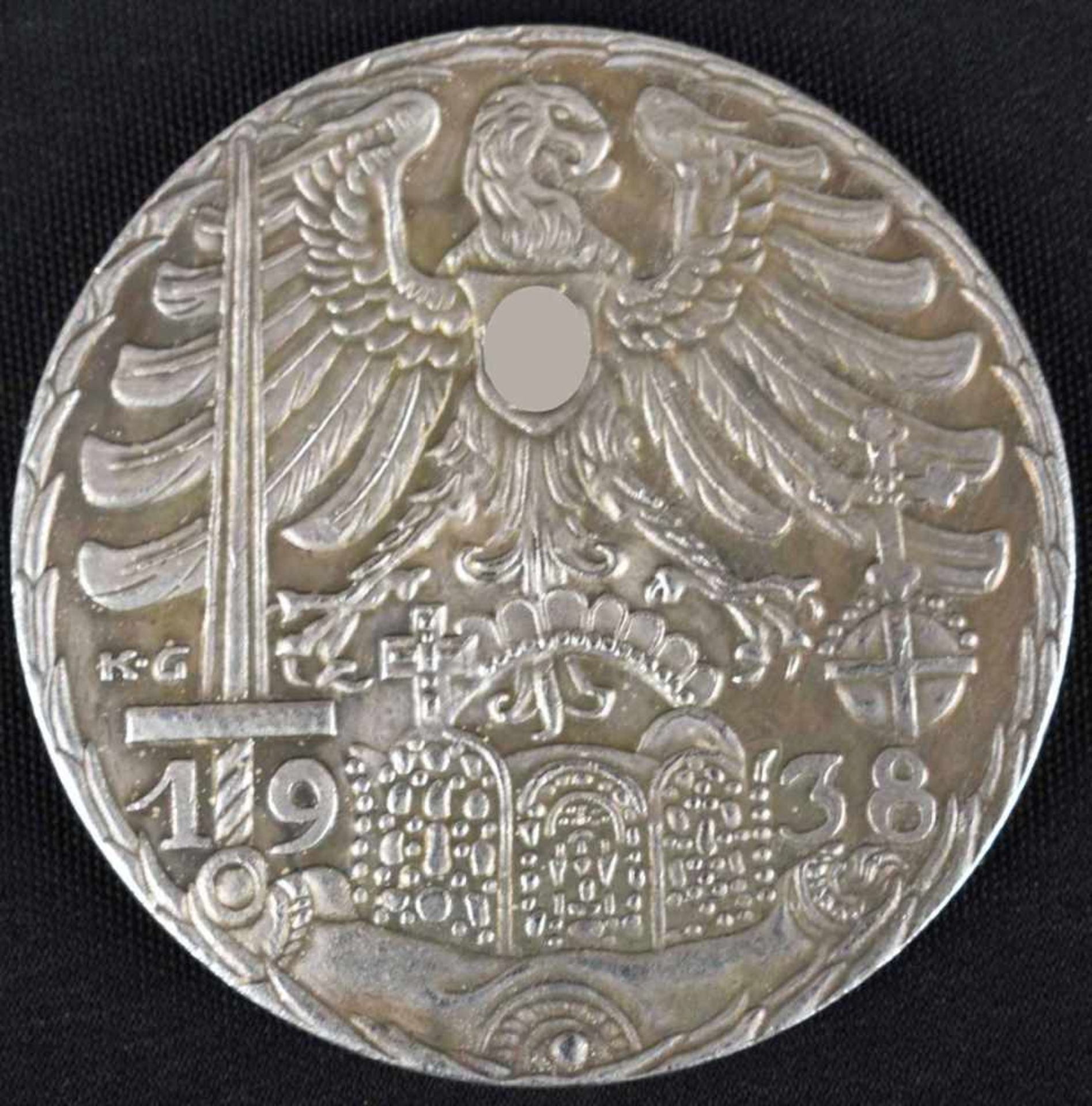Medaille III. Reich 1938 Metall silberfarben, "Des Reiches Kronzier in des Reiches Mitte", auf die - Bild 2 aus 3