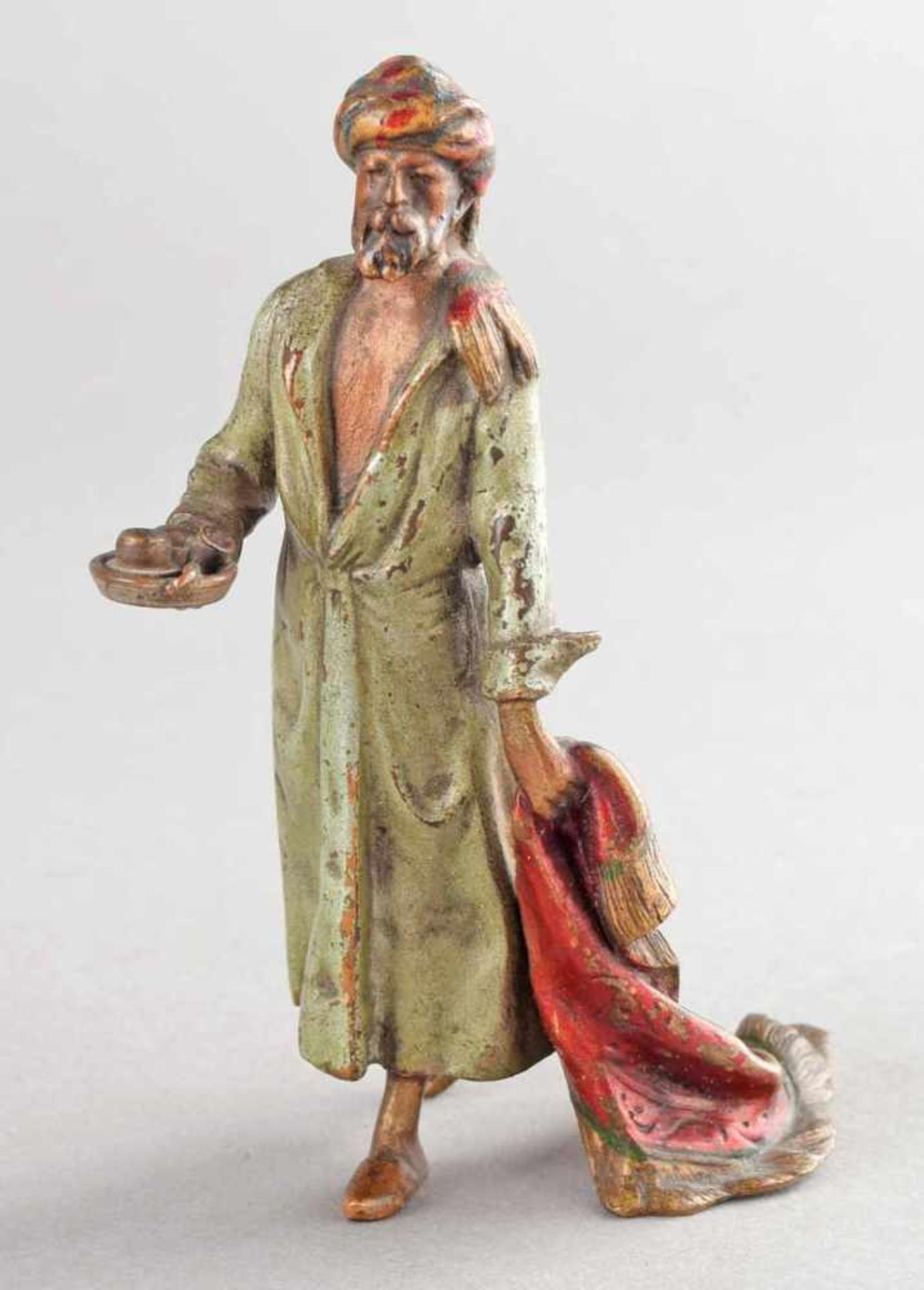 Wiener Bronze schreitender Araber mit Pfeife auf Tablett sowie mit der linken Hand einen Teppich - Bild 2 aus 4