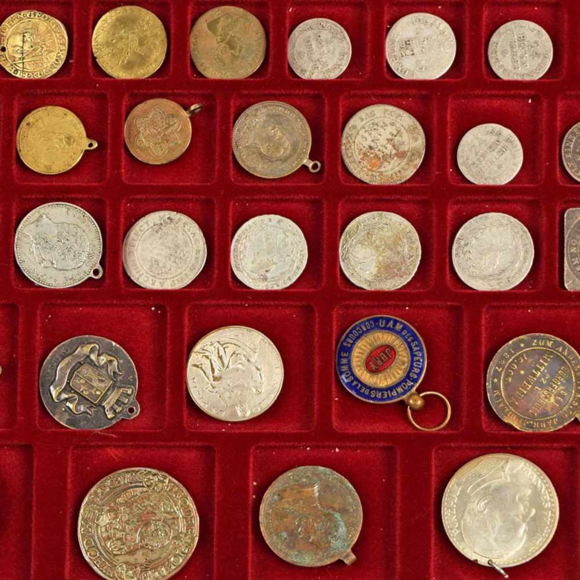 Konvolut Münzen und Medaillen insg. ca. 45 Münzen, Medaillen etc., dabei u.a. Taler-Teilstücke,