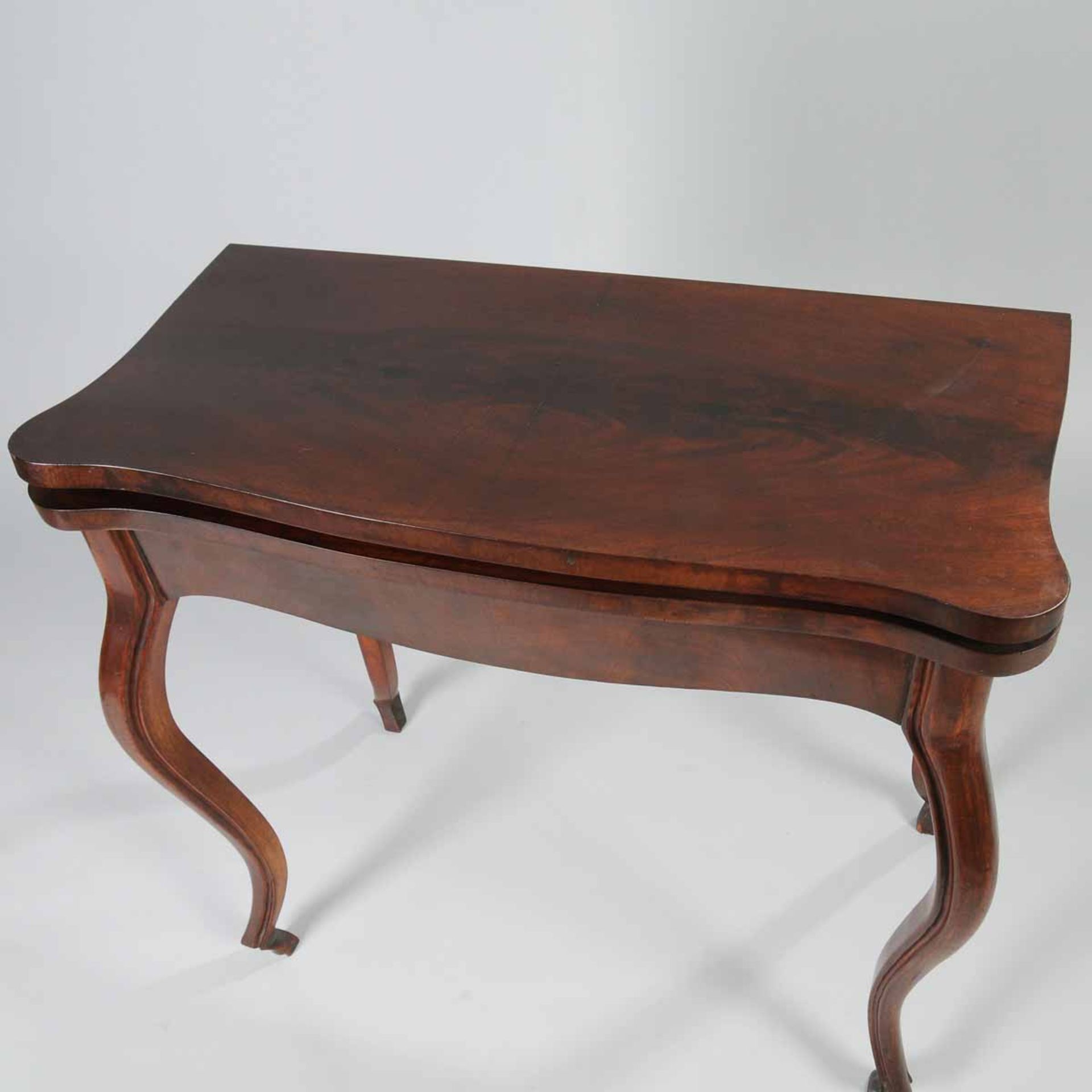Louis-Philippe-Spieltisch Mahagoni, schlanke geschweifte Beine, Zarge mit Kasten, dreh- und - Bild 3 aus 5