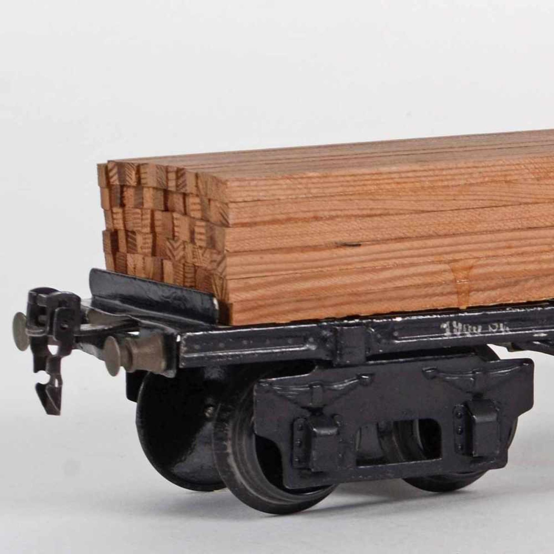 Güterwagen Hersteller: Märklin, Spur 1, Doppelachser mit Langholzladung, gute Erhaltung, L ca. 31,