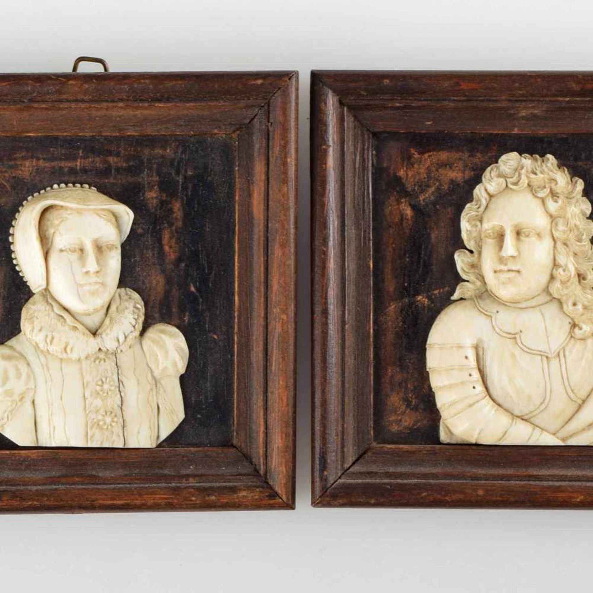 Paar Reliefporträts feine Elfenbeinschnitzerei, mit Brustporträtdarstellung der englischen Königin