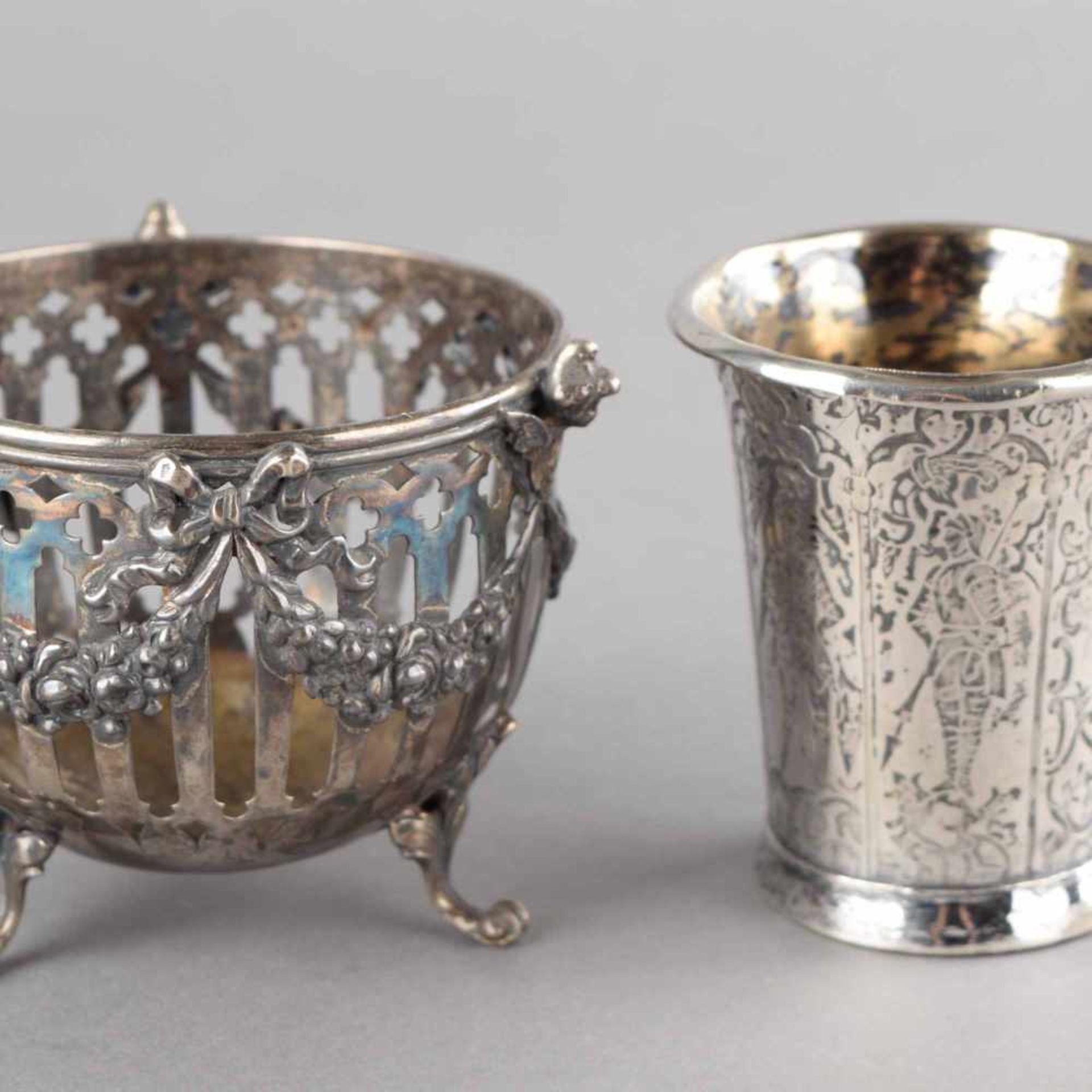 Zierschale und Becher Schale: Silber 800, deutsch gemarkt, im Empire-Stil, kugelige Wandung mit