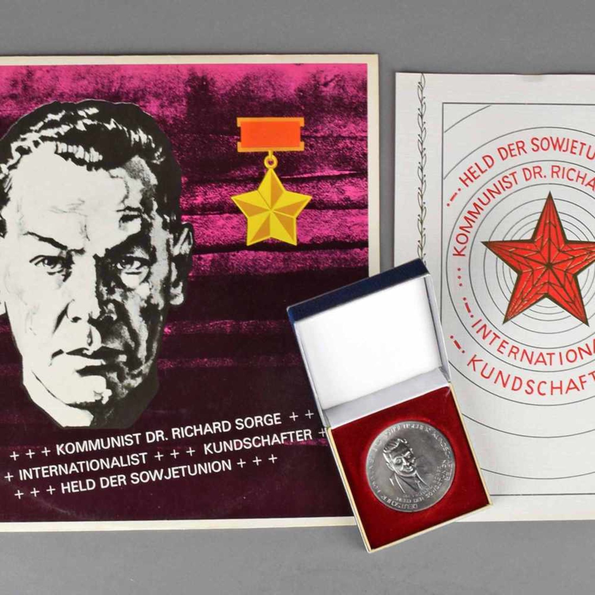 Memorabilia zu Dr. Richard Sorge/MfS 1 x Gedenkmedaille "Deutscher Kommunist und sowjetischer