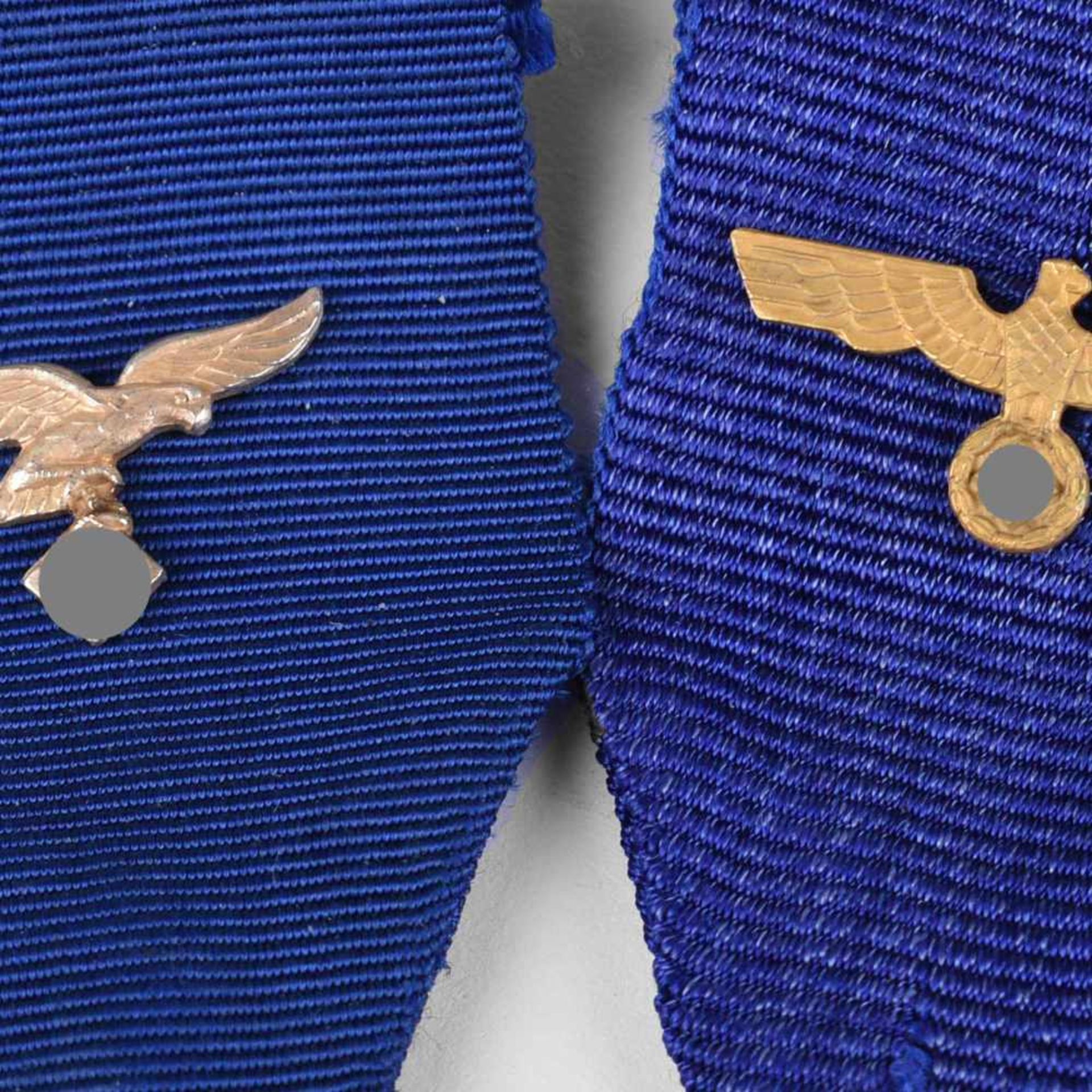 Auszeichnungen III. Reich insg. zwei Bänder für die Dienstauszeichnung, blaues Band mit