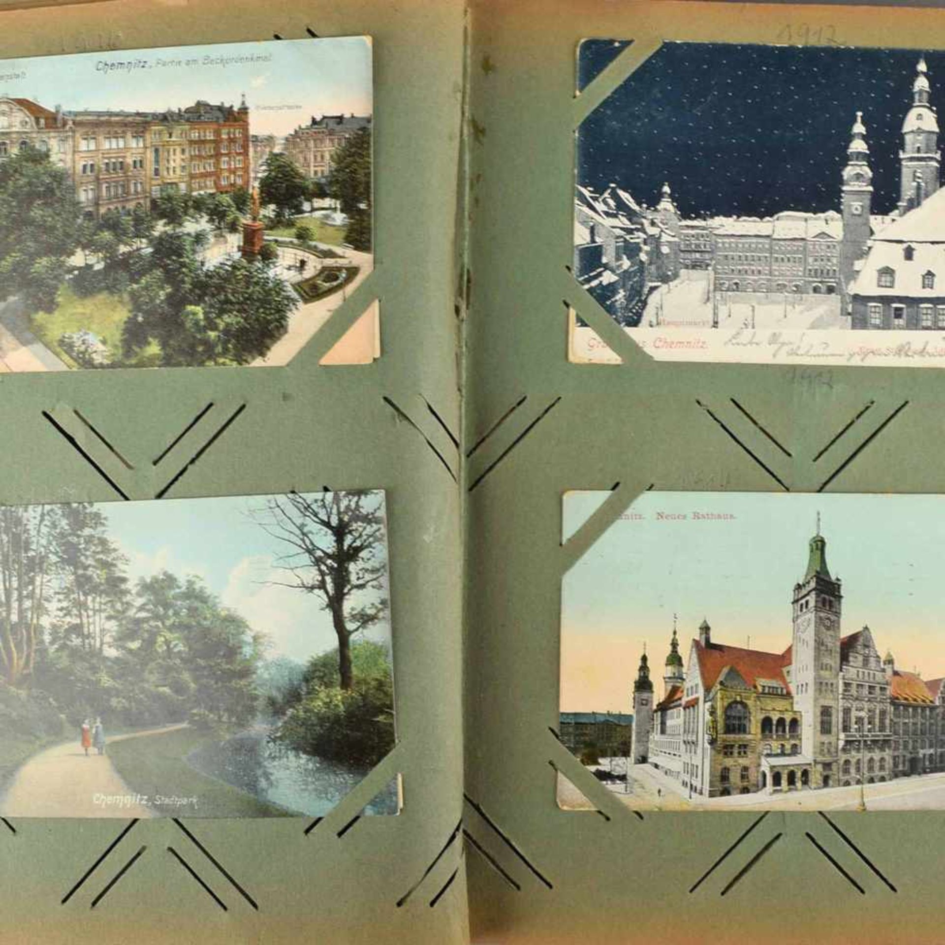 Historisches Postkartenalbum insg. über 170 eingebrachte Postkarten, wohl meist vor 1945, dabei u.