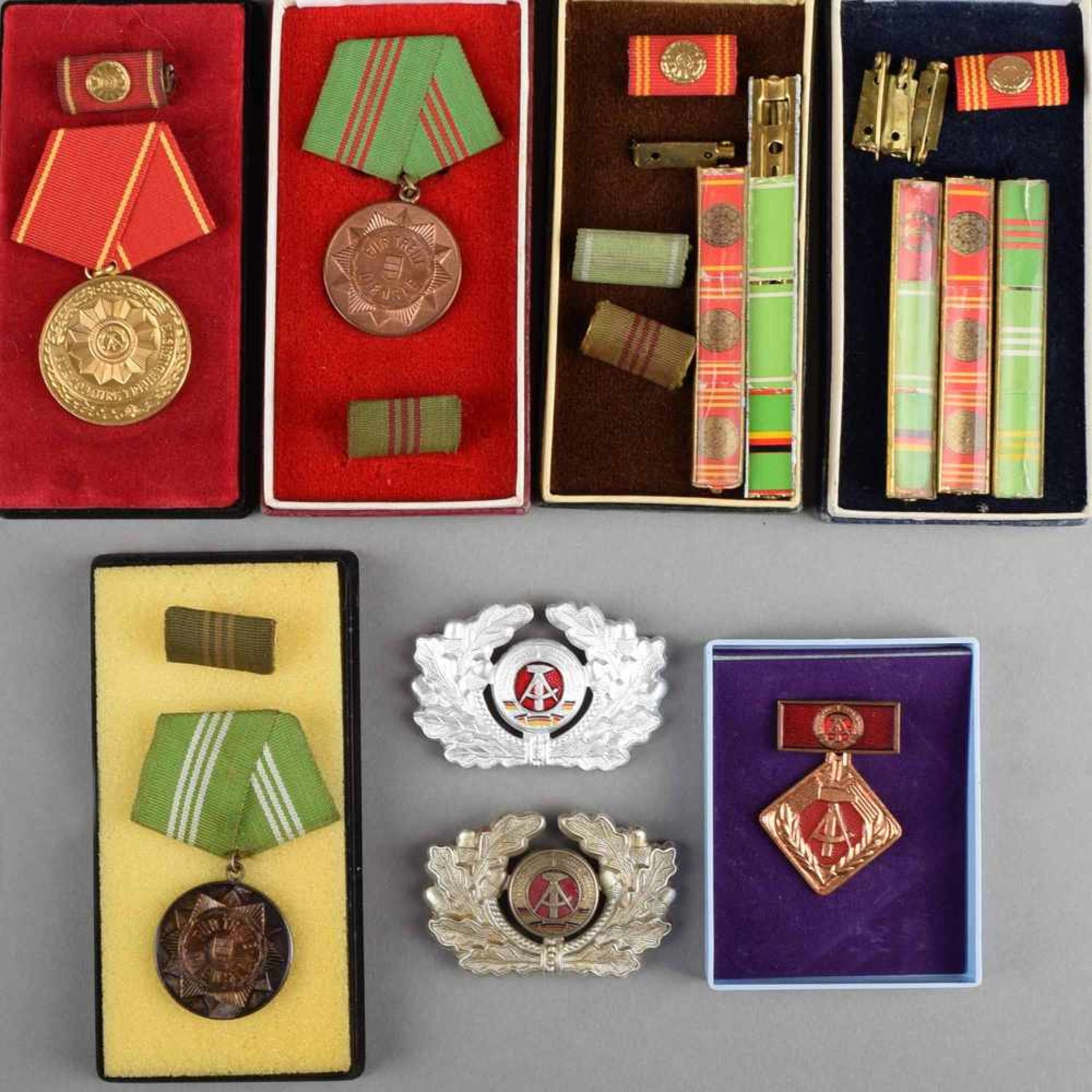 Ordensspange und Auszeichnungen DDR 1 x 4-teilige Bandspange, Ministeriums des Innern, je Medaille - Bild 2 aus 3