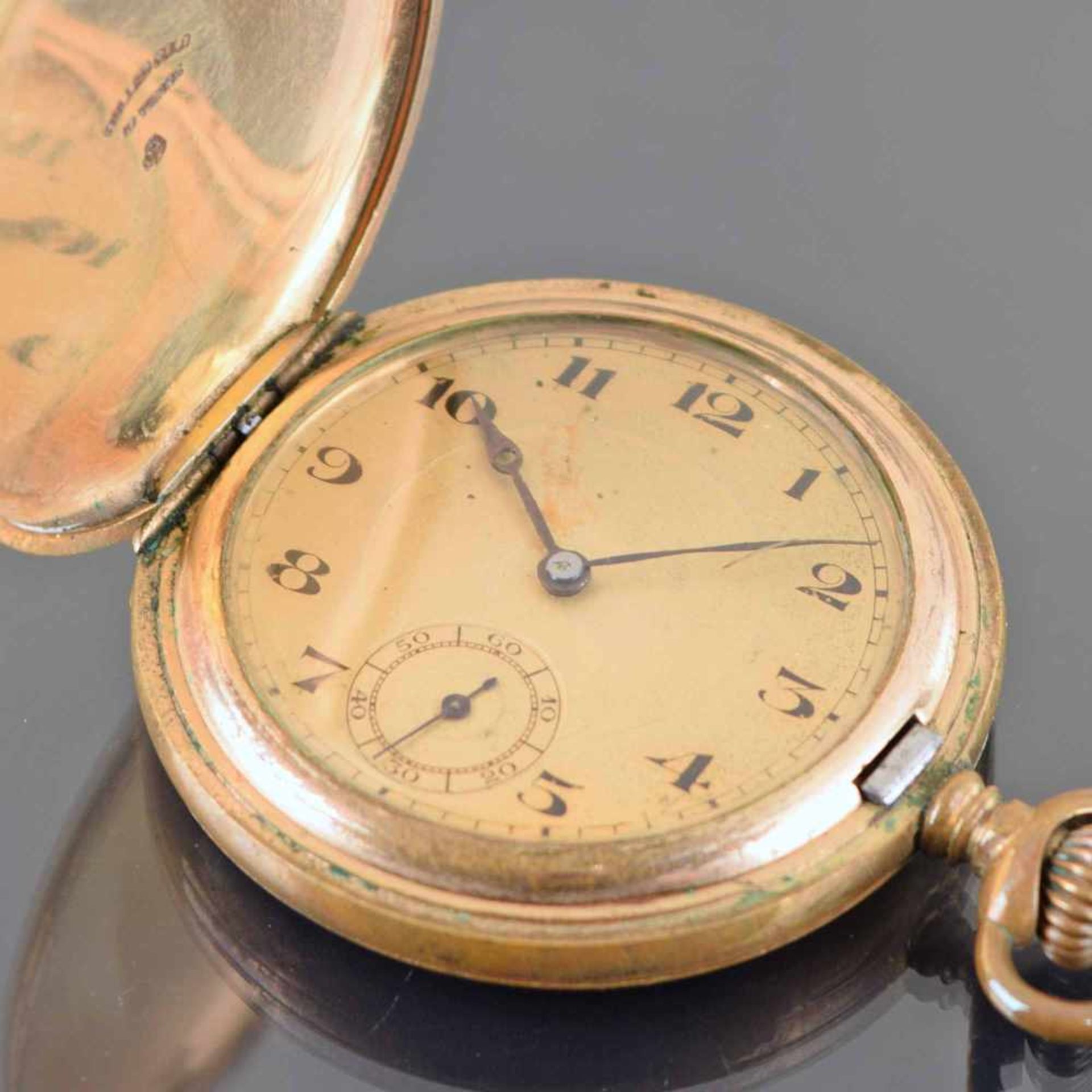 Sprungdeckeltaschenuhr Metallgehäuse vergoldet, Handaufzug, Stunde, Minute und kleine Sekunde auf