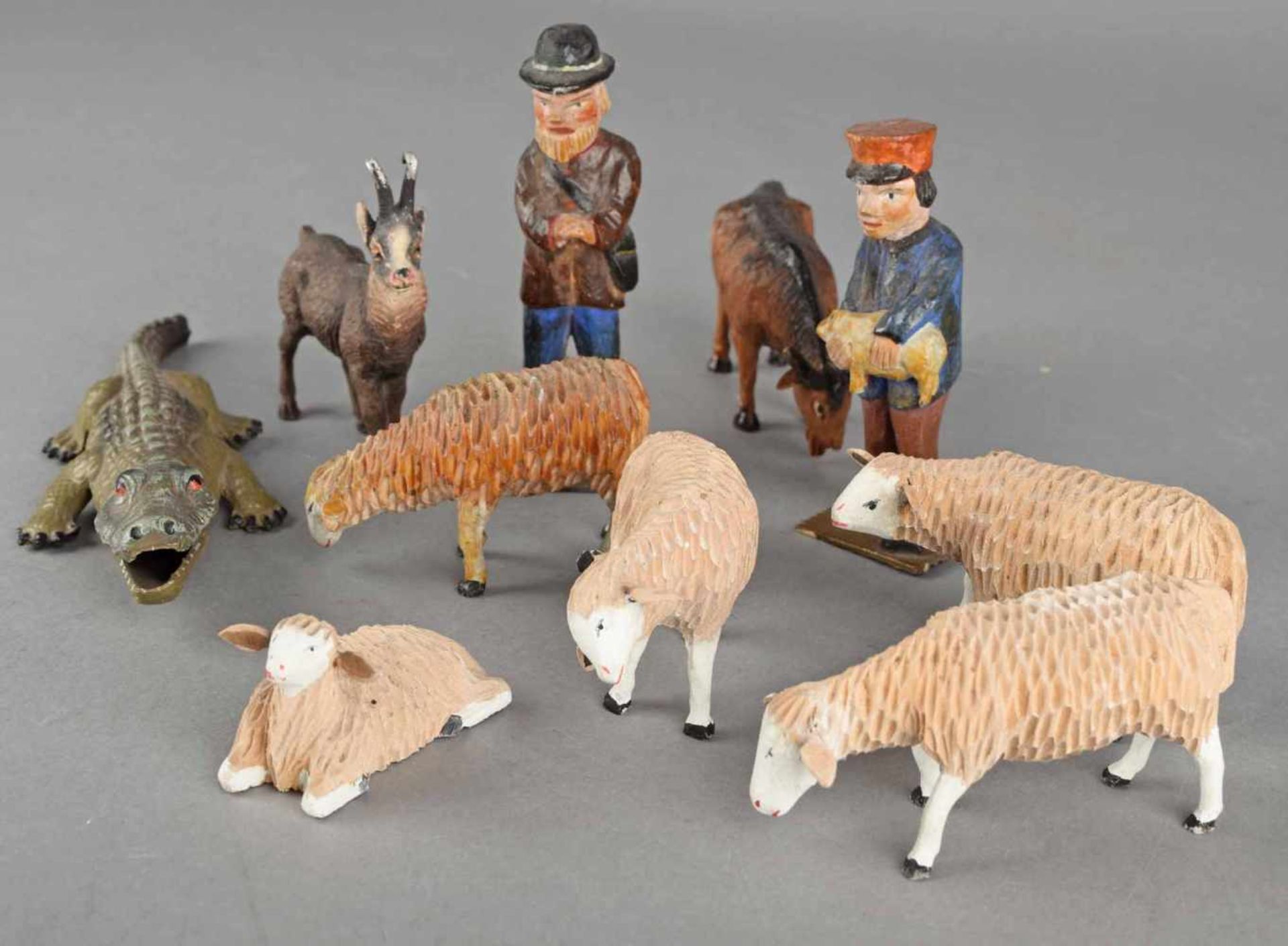 Konvolut Aufstellfiguren Holz, vollplastisch geschnitzt und farbig bemalt, Schafe und Ziege sowie - Bild 3 aus 3