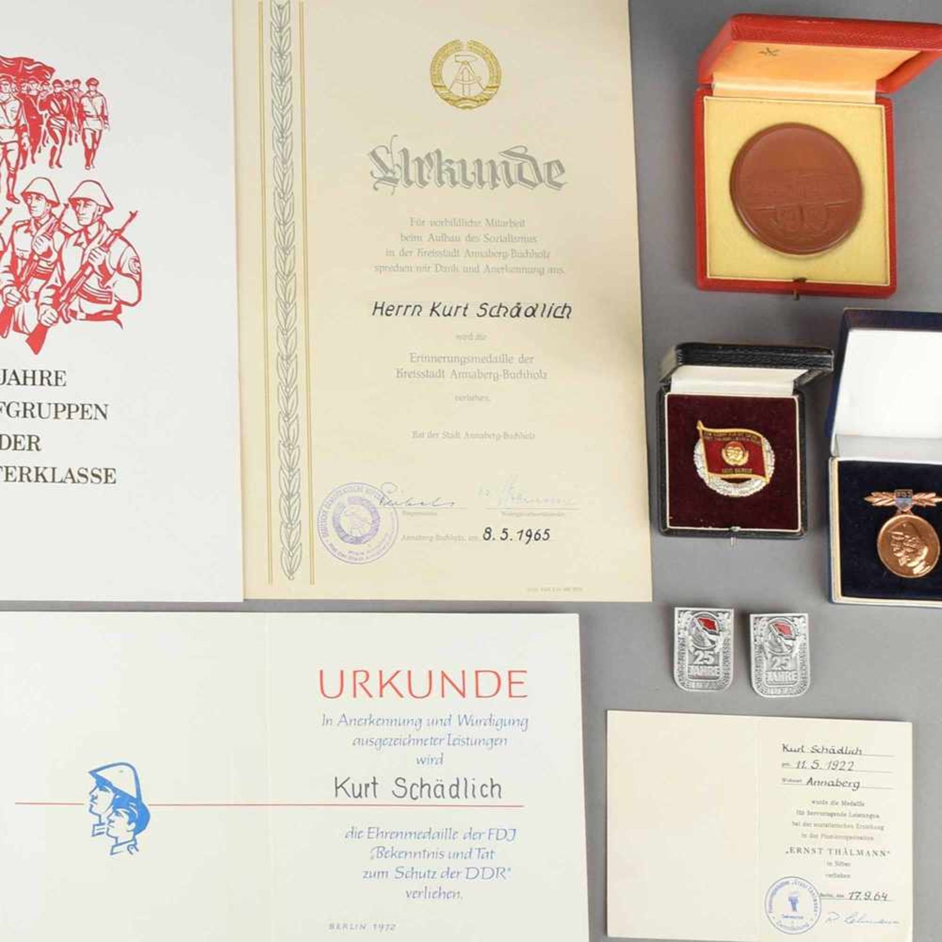 Konvolut Auszeichnungen und Memorabilia DDR 1 x Medaille für hervorragende Leistungen bei der