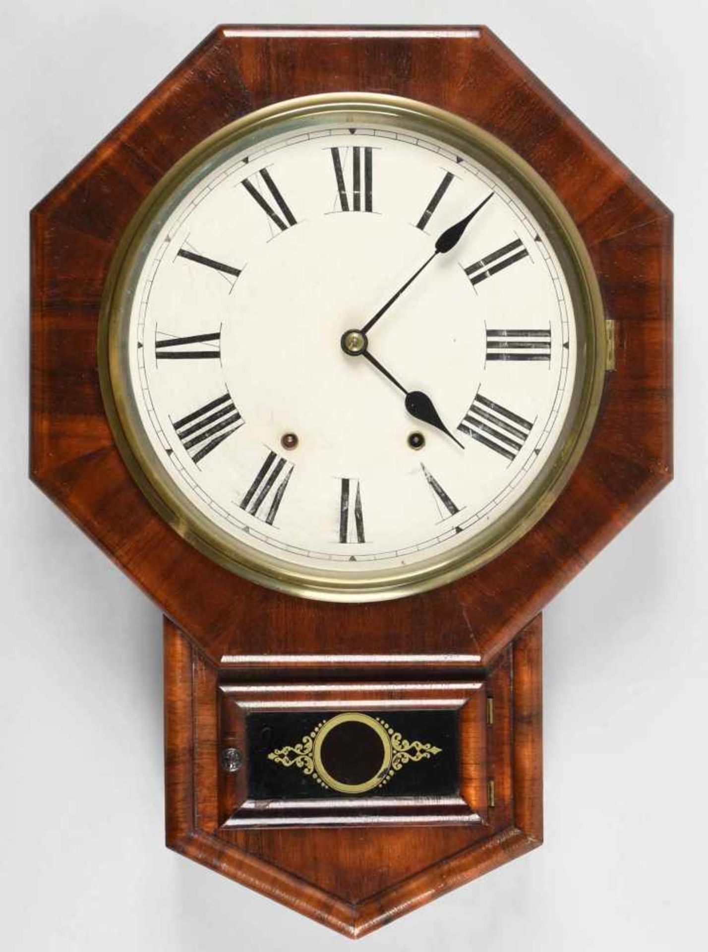 Wanduhr Holzgehäuse, Zifferblatt hinter Glas, Pendelwerk mit Stundenschlag auf Tonfeder, - Bild 2 aus 2