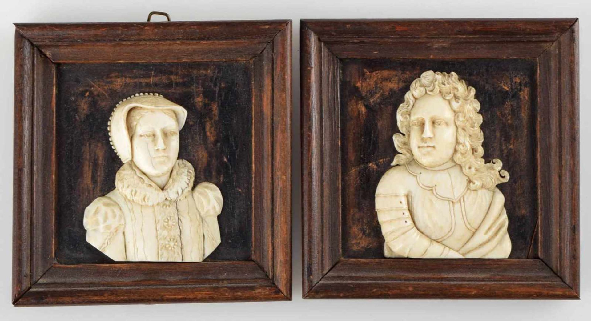 Paar Reliefporträts feine Elfenbeinschnitzerei, mit Brustporträtdarstellung der englischen Königin - Bild 2 aus 3
