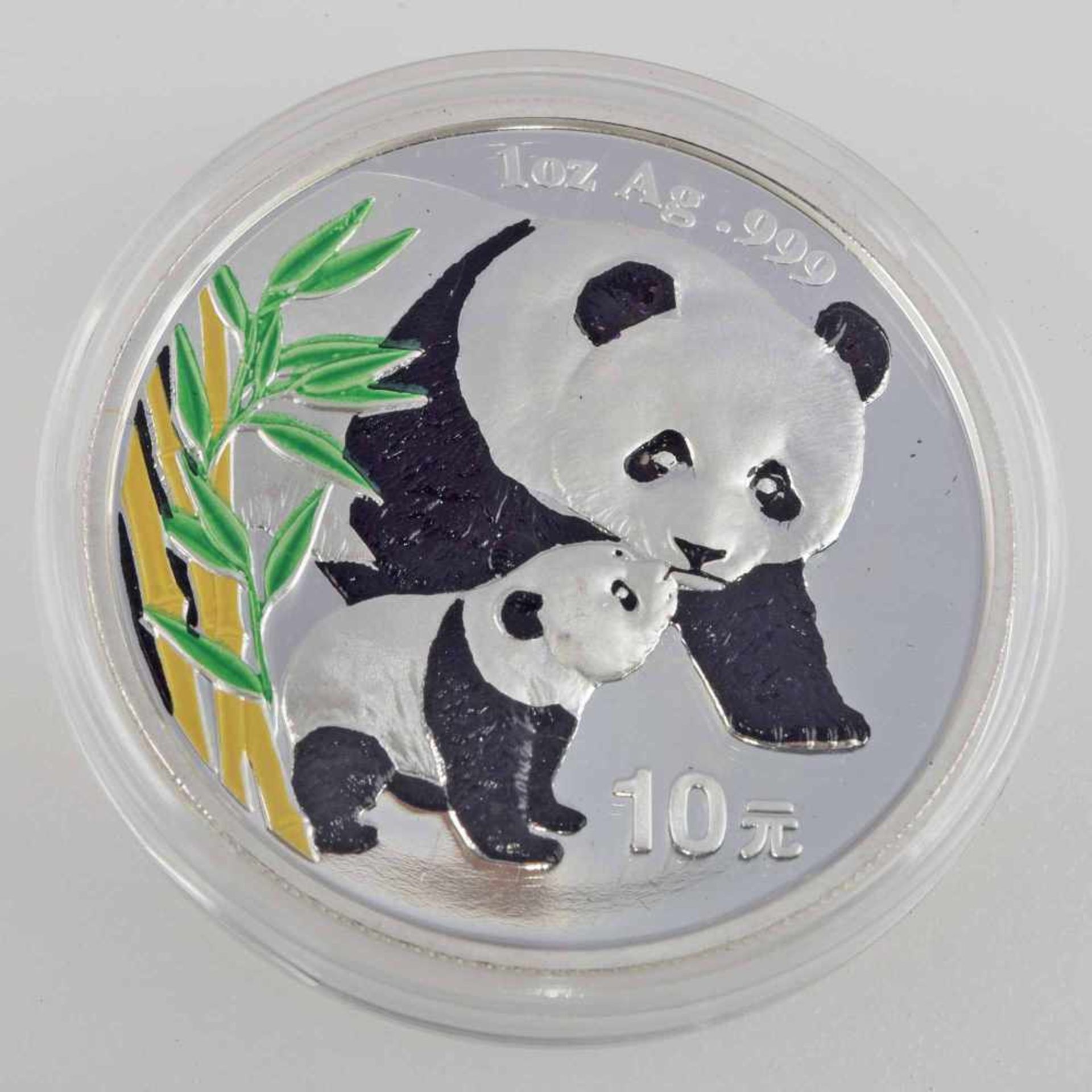 Silbermünze China 2004 10 Yuan in Feinsilber (999/1000, 31,1 g, D 40 mm), Panda in Farbe, Ausgabe - Bild 2 aus 3