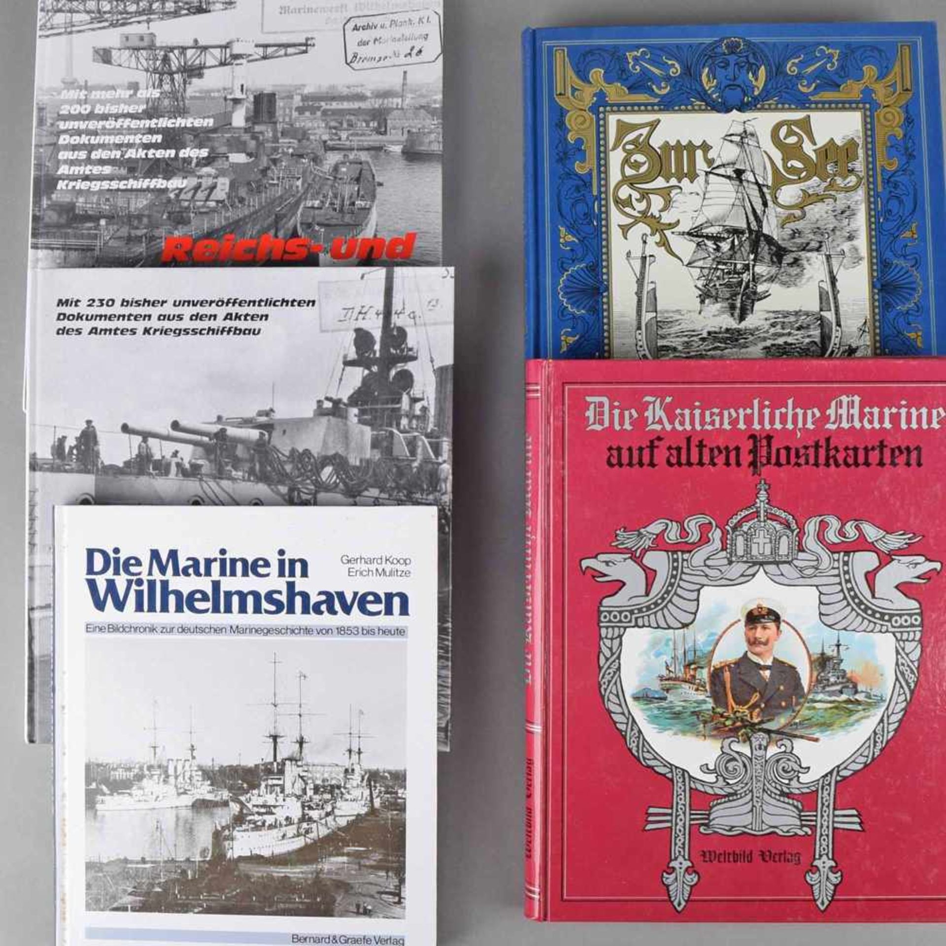 Konvolut Literatur zur Kaiserlichen-bzw. Reichs-und Kriegsmarine insg. 5 versch. Ausgaben, dabei u.