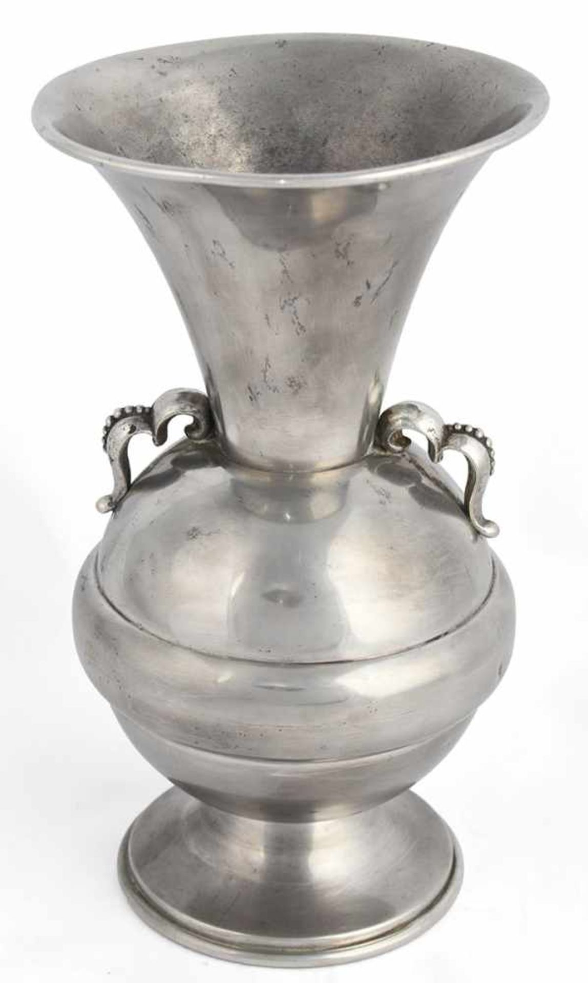 Vase gemarkt Svenskt Tenn, J.L. Hultman, Modellnr. K8, Zinn, auf ansteigendem Rundfuß - Bild 2 aus 3
