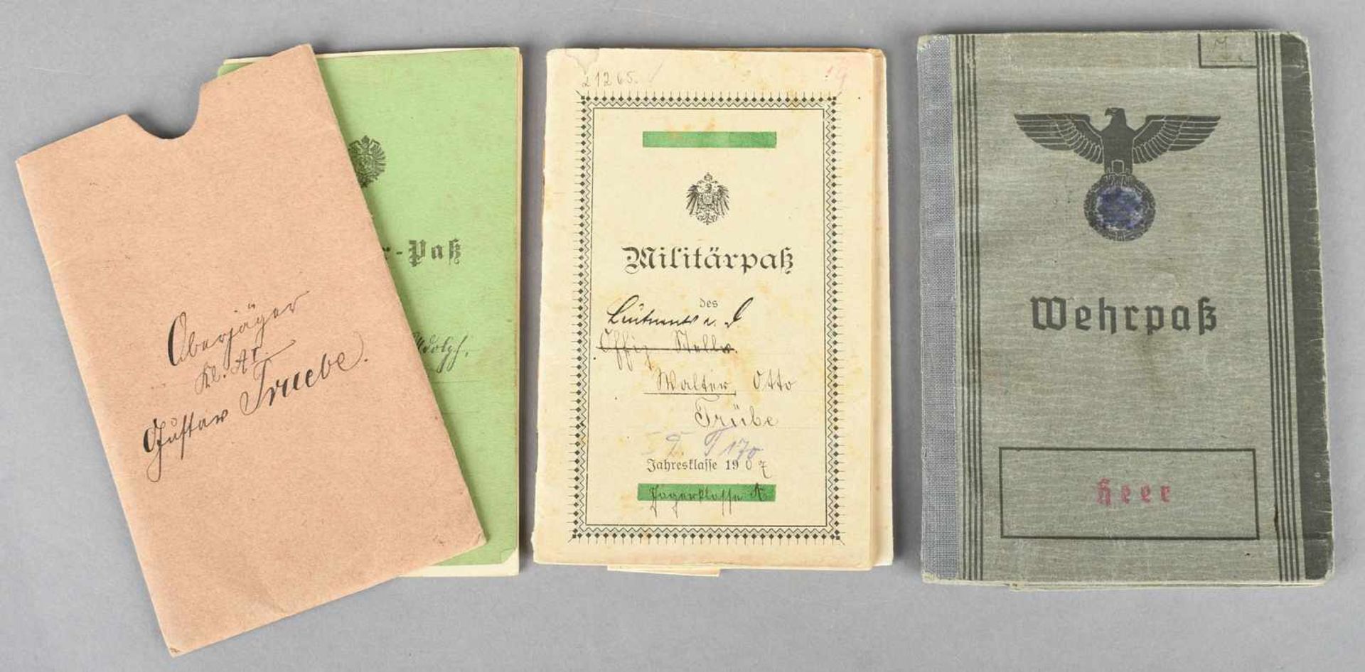 Historische Militärpässe insg. 3 versch. Ausgaben mit Eintragungen, 1 x 1875, 1 x 1907 sowie 1 x - Bild 2 aus 2