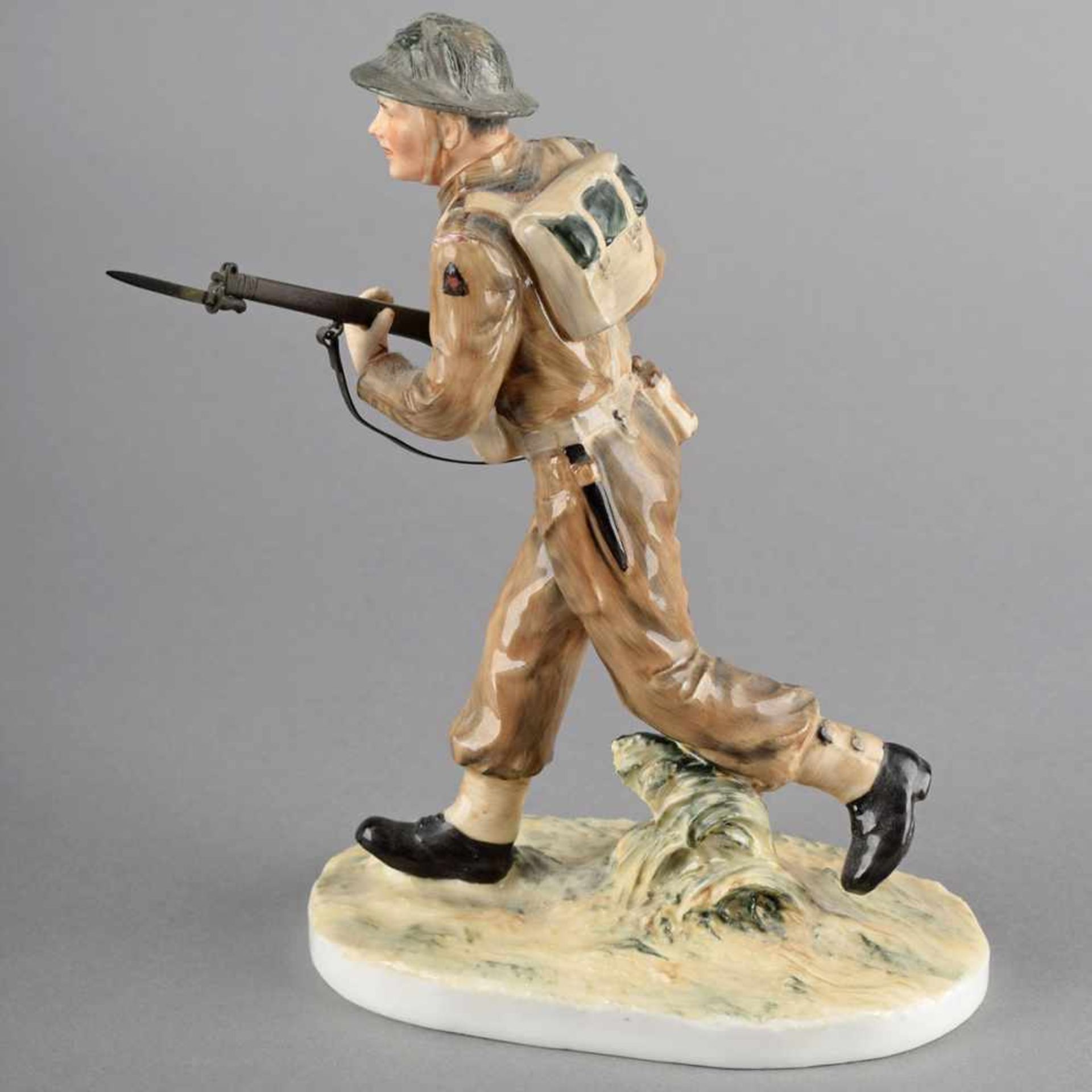 Zierfigur Soldat Hersteller: Coalport, England, Modell John Bromley, "Soldier" aus der Serie "For - Bild 3 aus 4