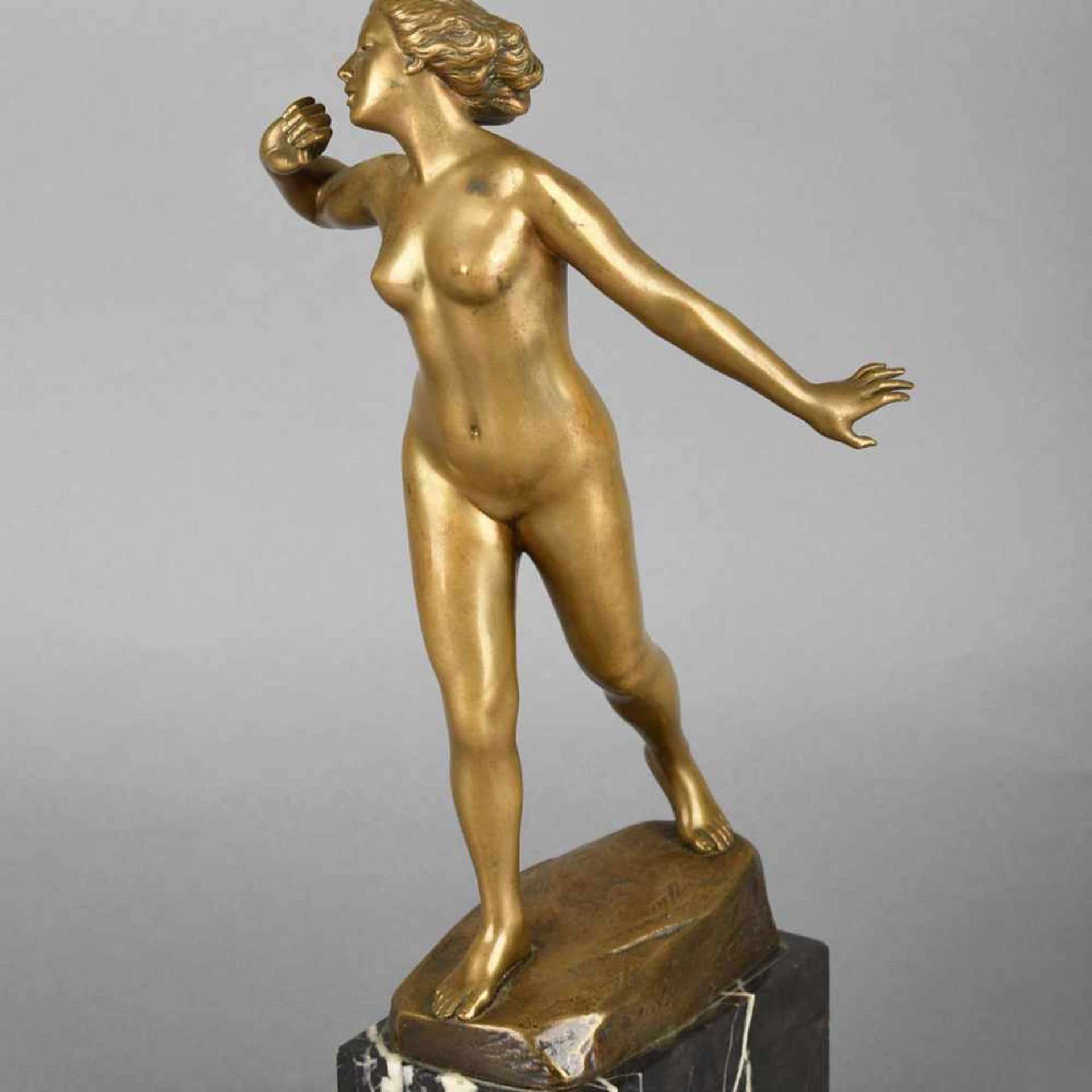 Kaesbach, Rudolph (1873 Mönchengladbach - 1955 Berlin) Bronze, stehender Frauenakt,